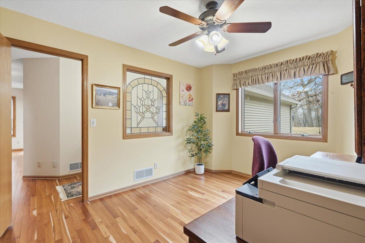 561 Deer Ridge Lane S