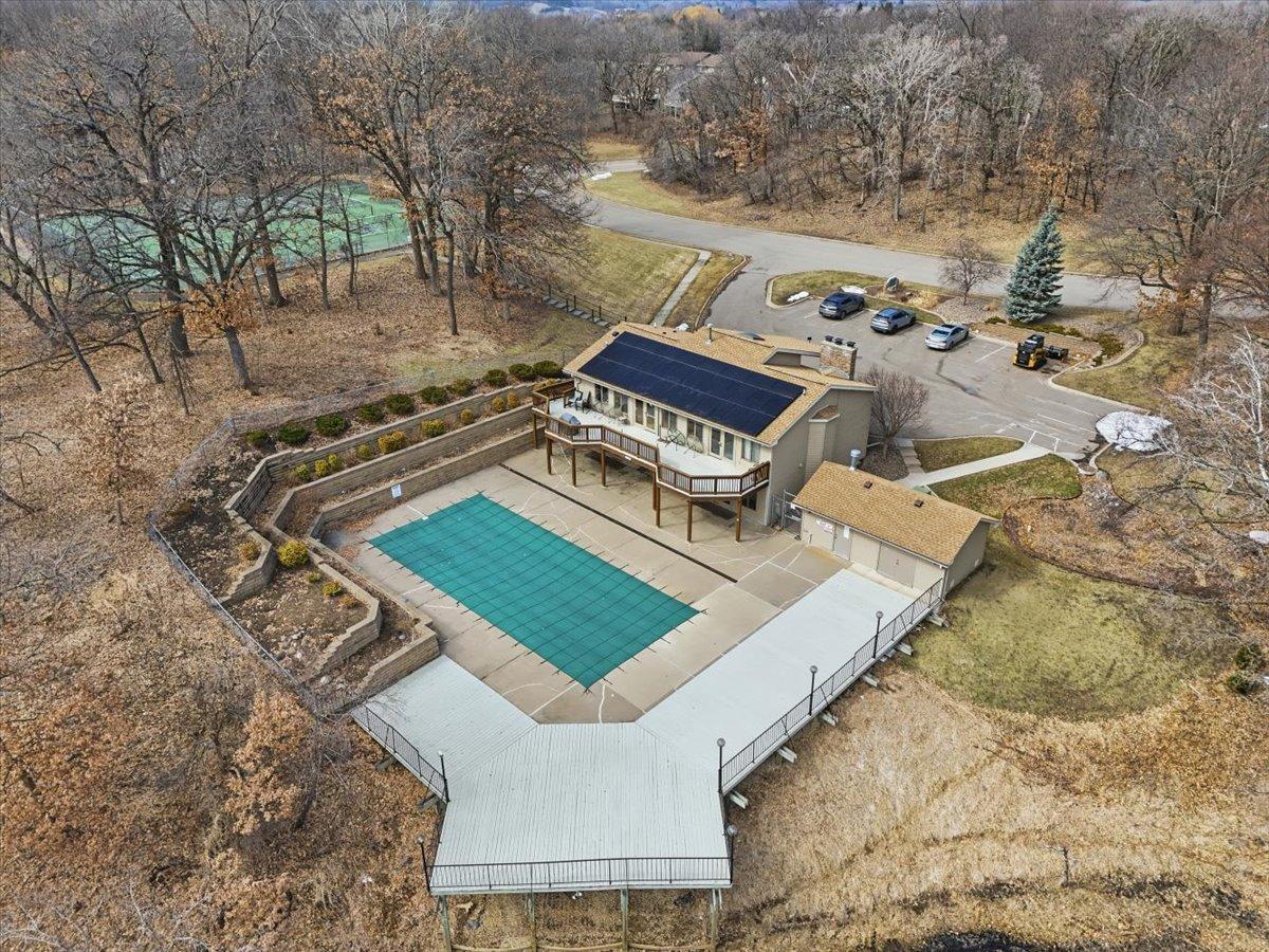 561 Deer Ridge Lane S