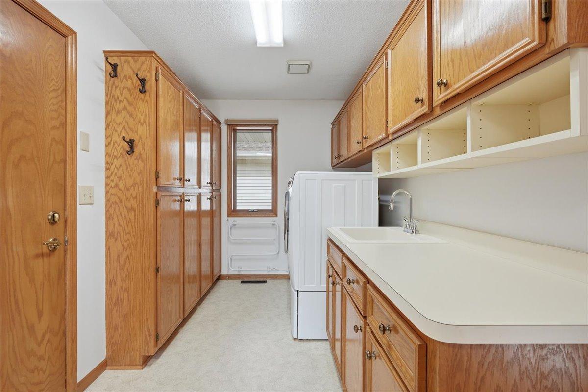 561 Deer Ridge Lane S