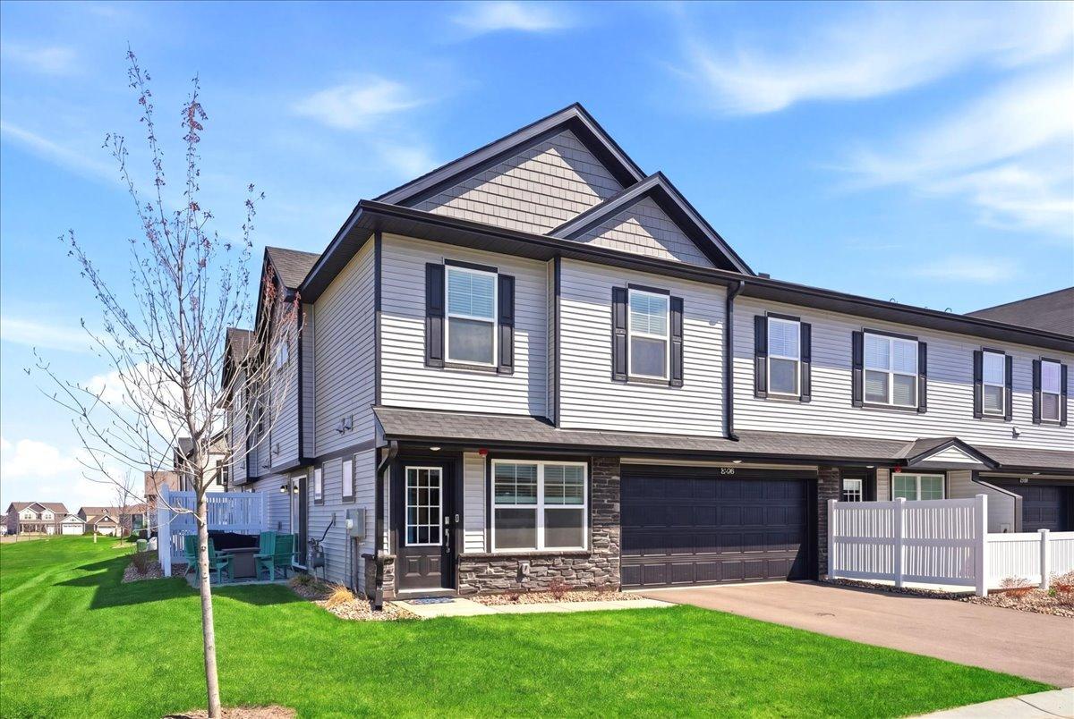 5245 Long Pointe Pass
