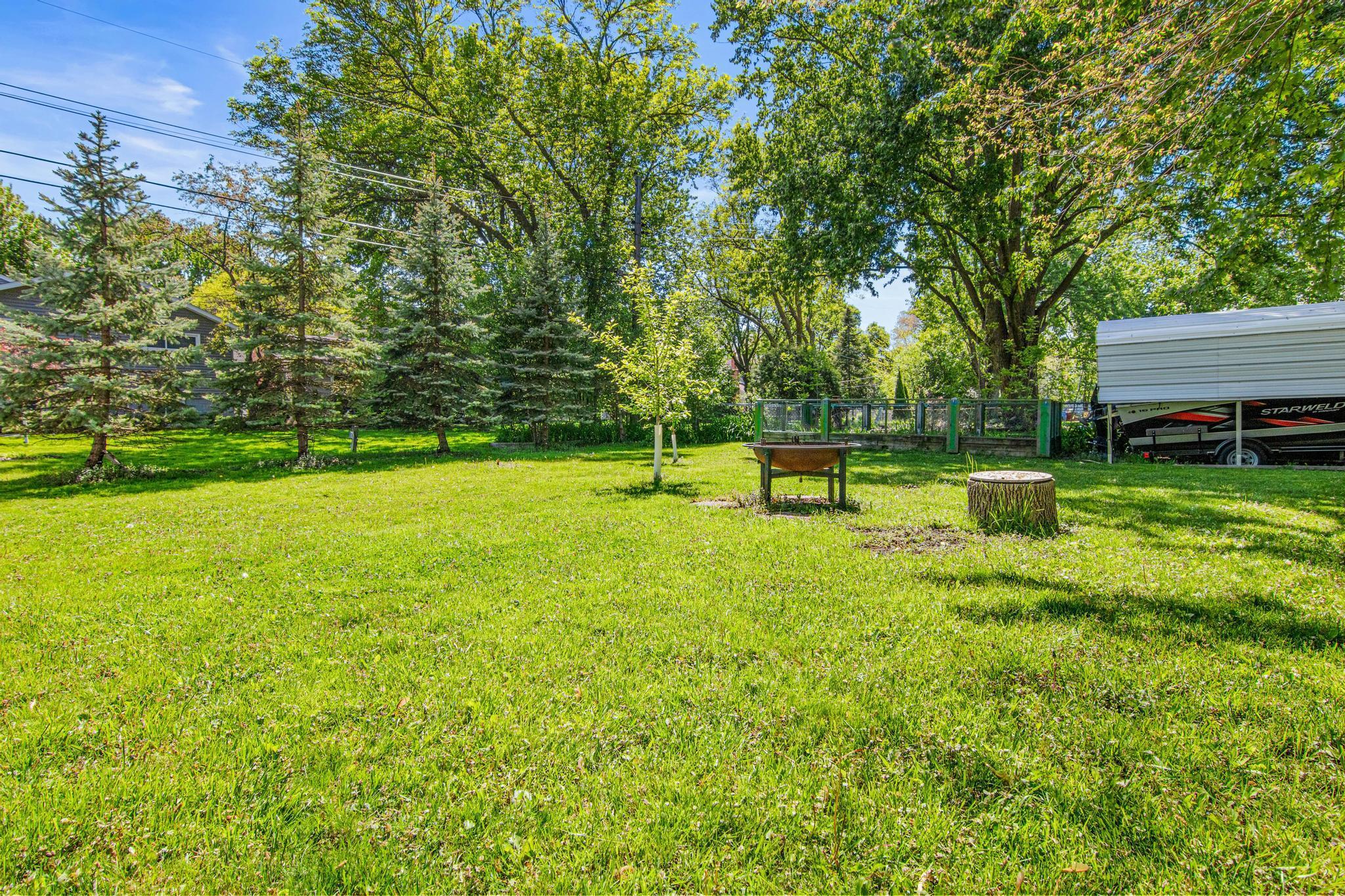 344 Thompson Avenue W