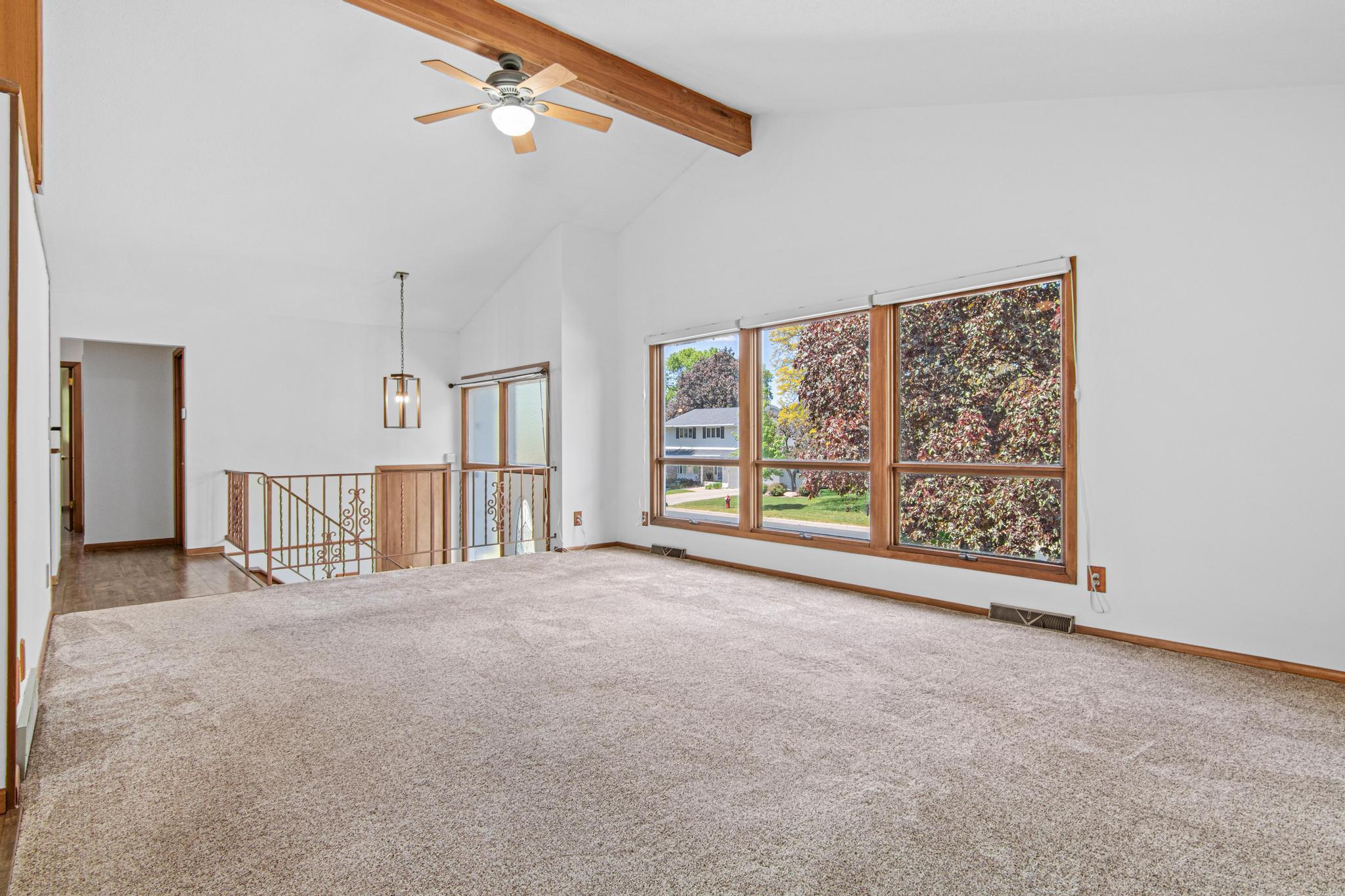 344 Thompson Avenue W