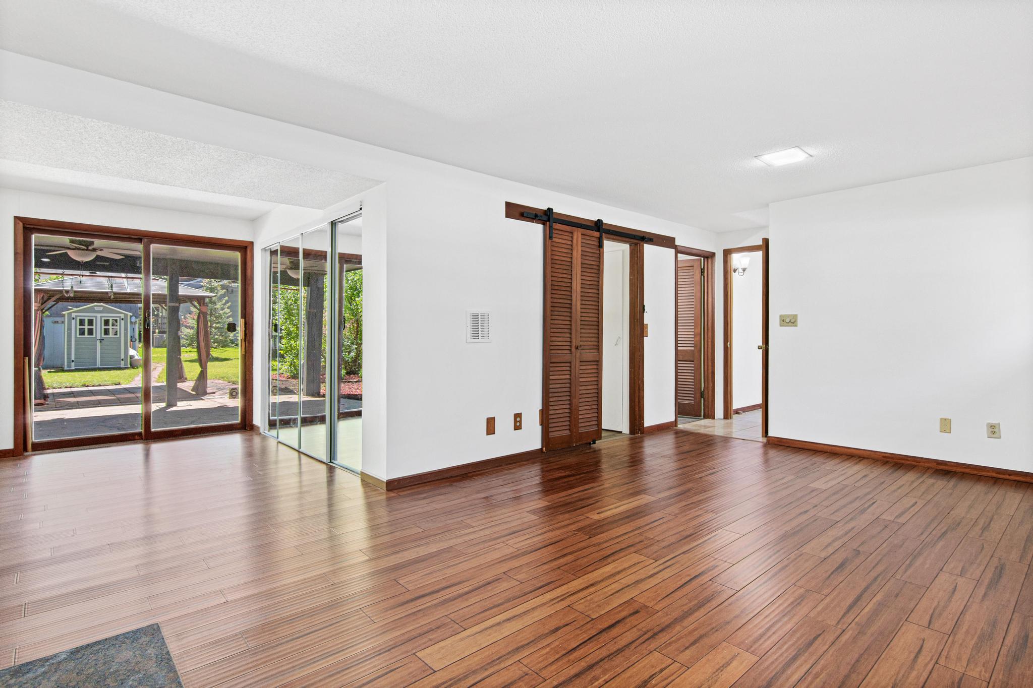 344 Thompson Avenue W