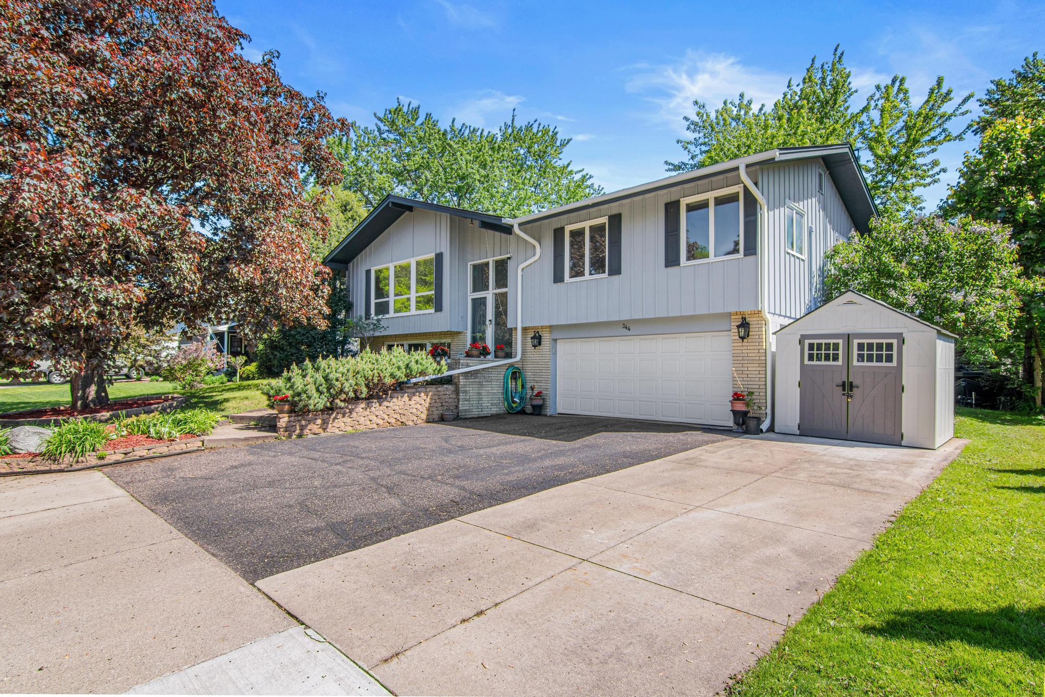 344 Thompson Avenue W