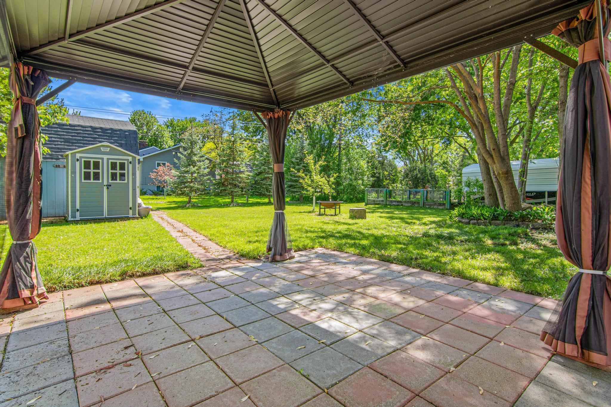 344 Thompson Avenue W