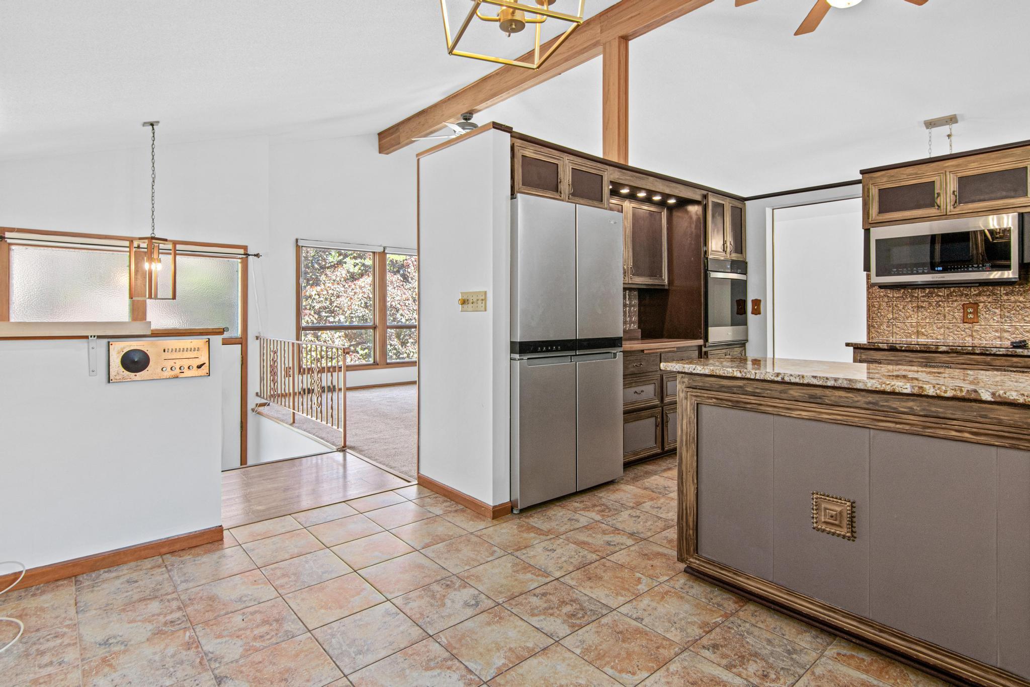 344 Thompson Avenue W