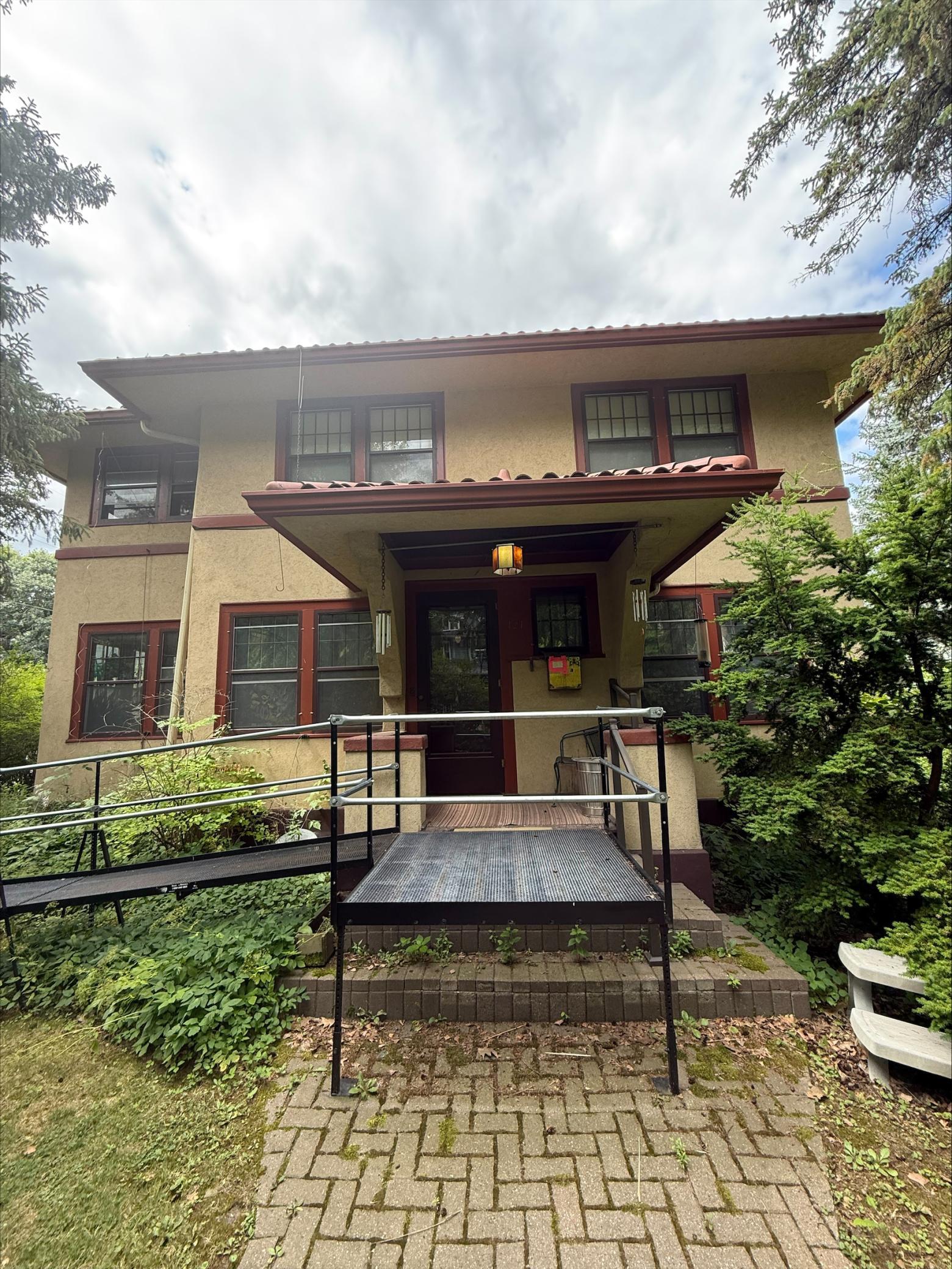 121 Maria Avenue