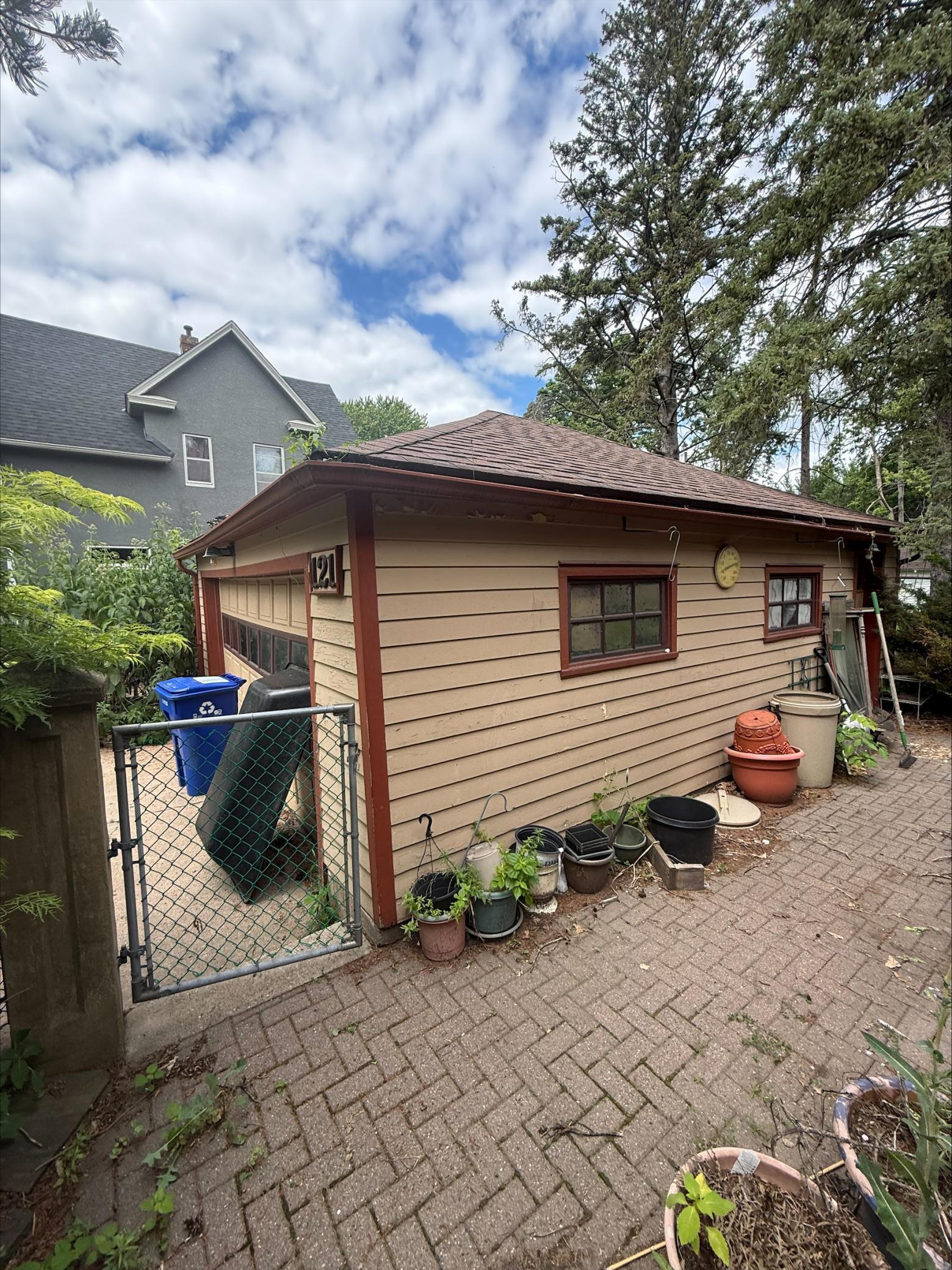 121 Maria Avenue