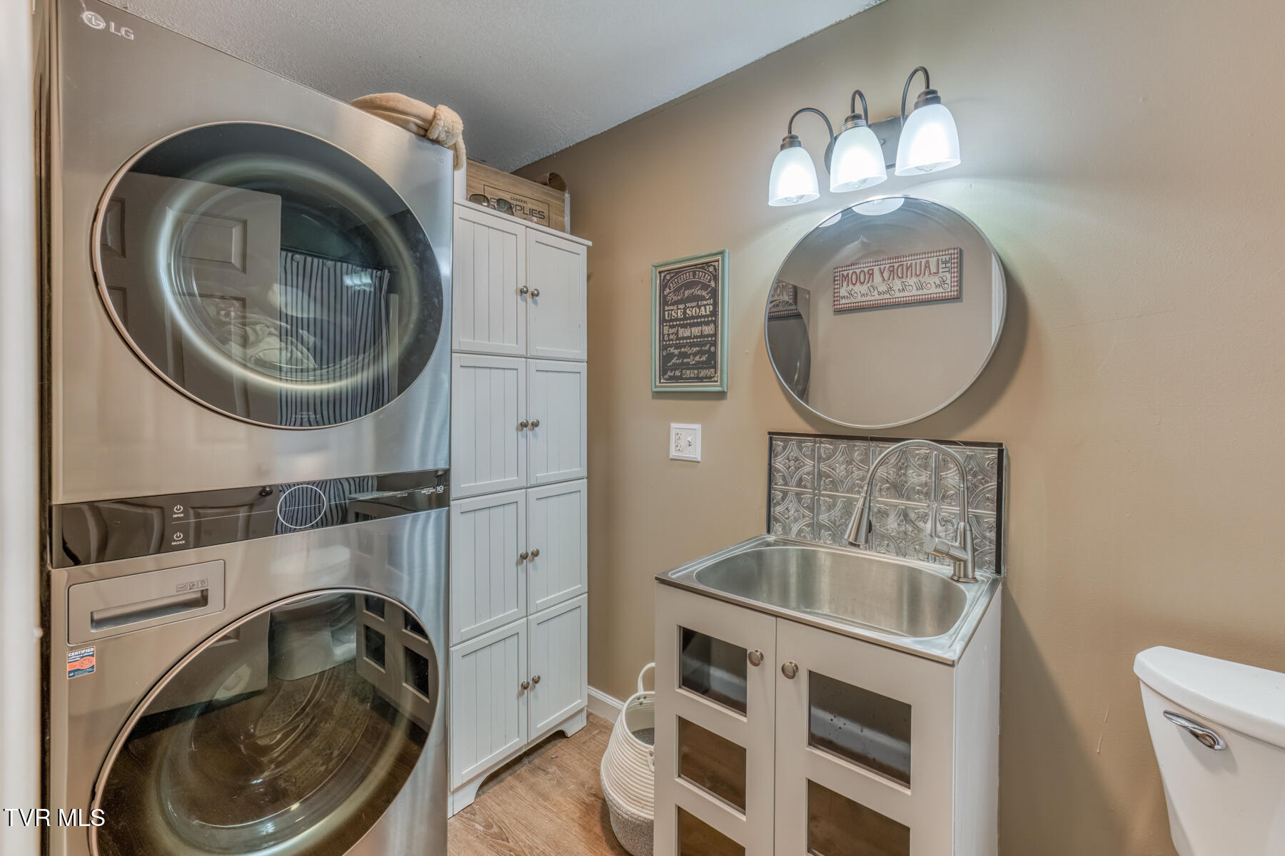 4127 Grey Fox Drive