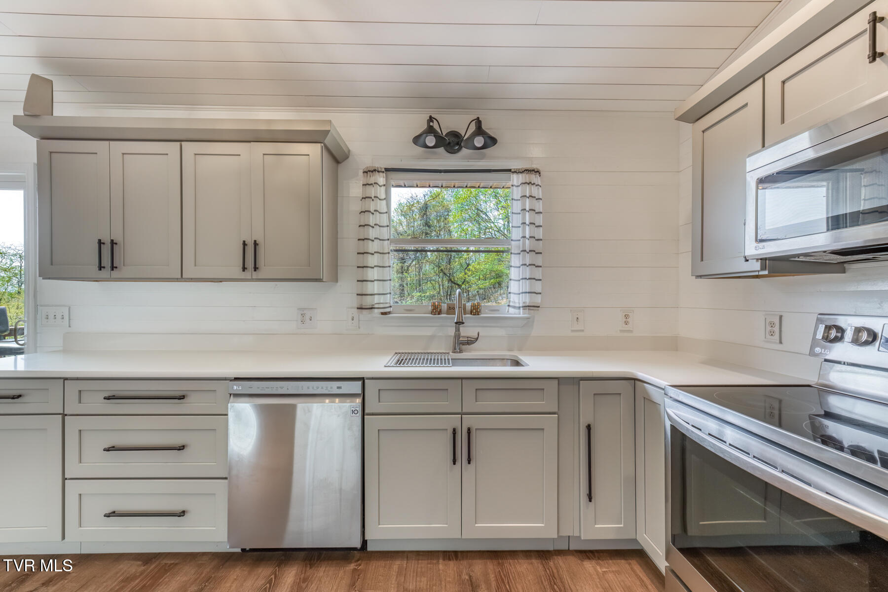 4127 Grey Fox Drive