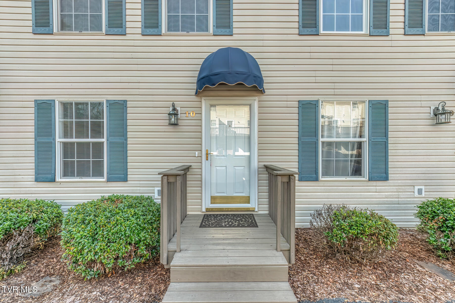 10 Pepper Ridge Court 10