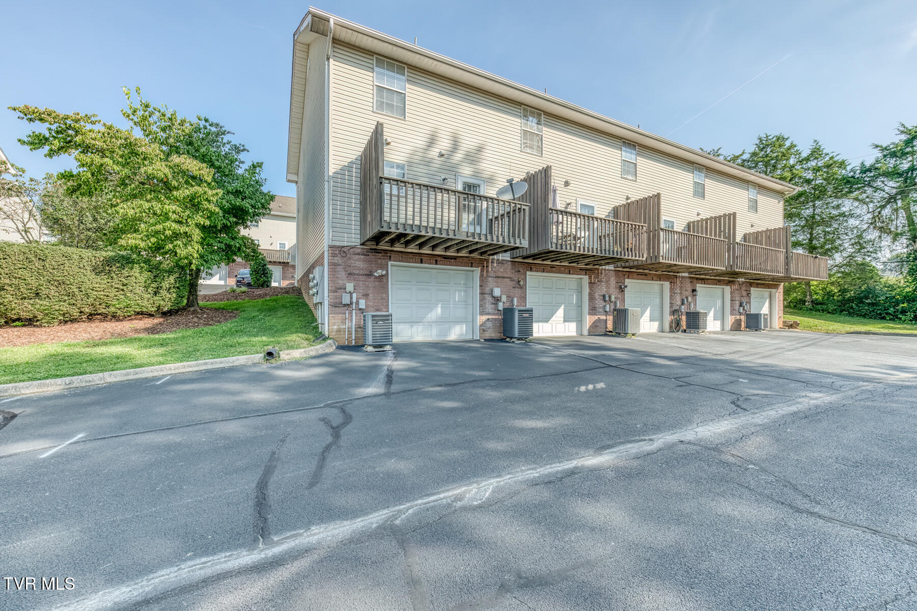 10 Pepper Ridge Court 10