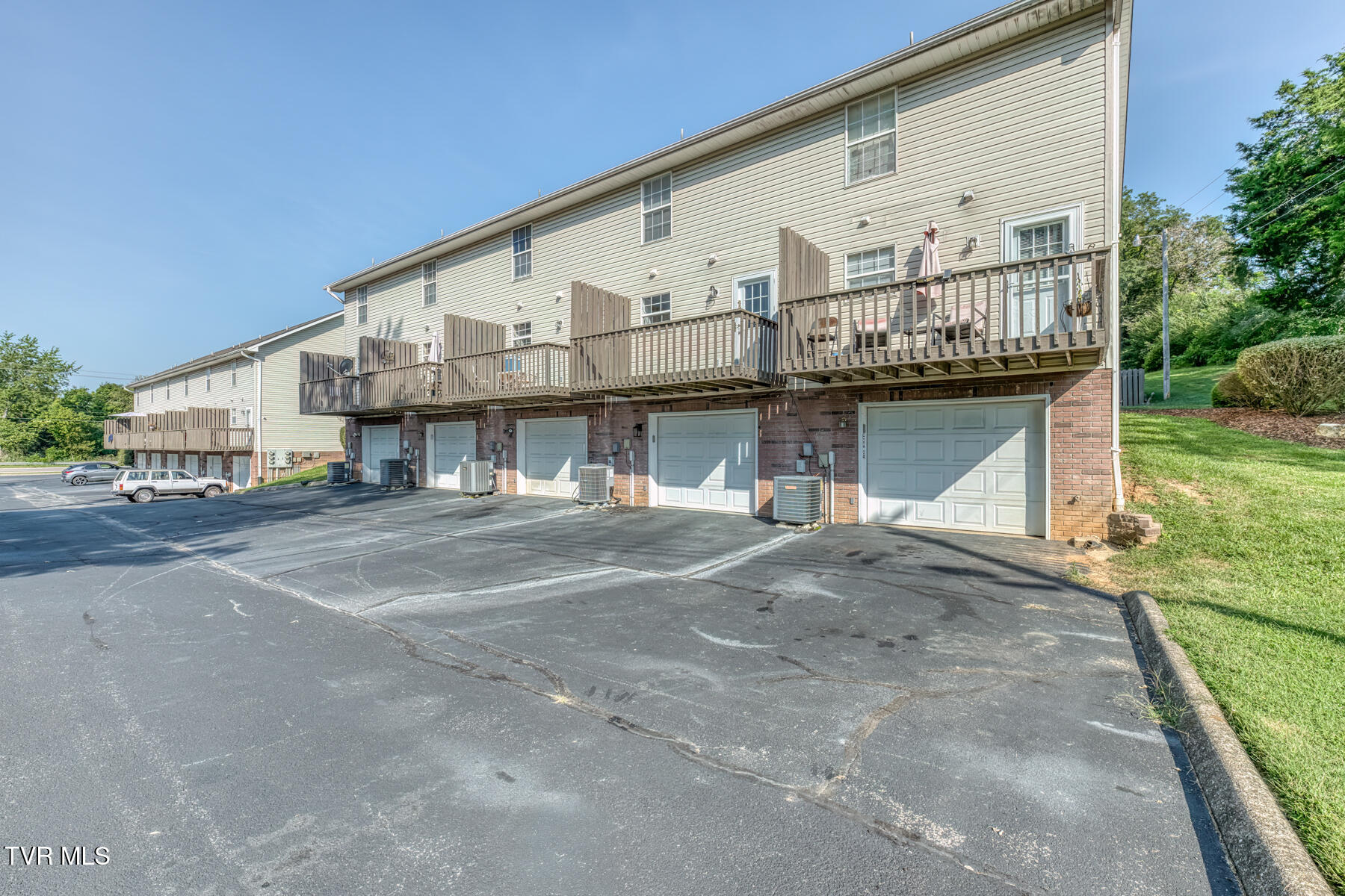 10 Pepper Ridge Court 10