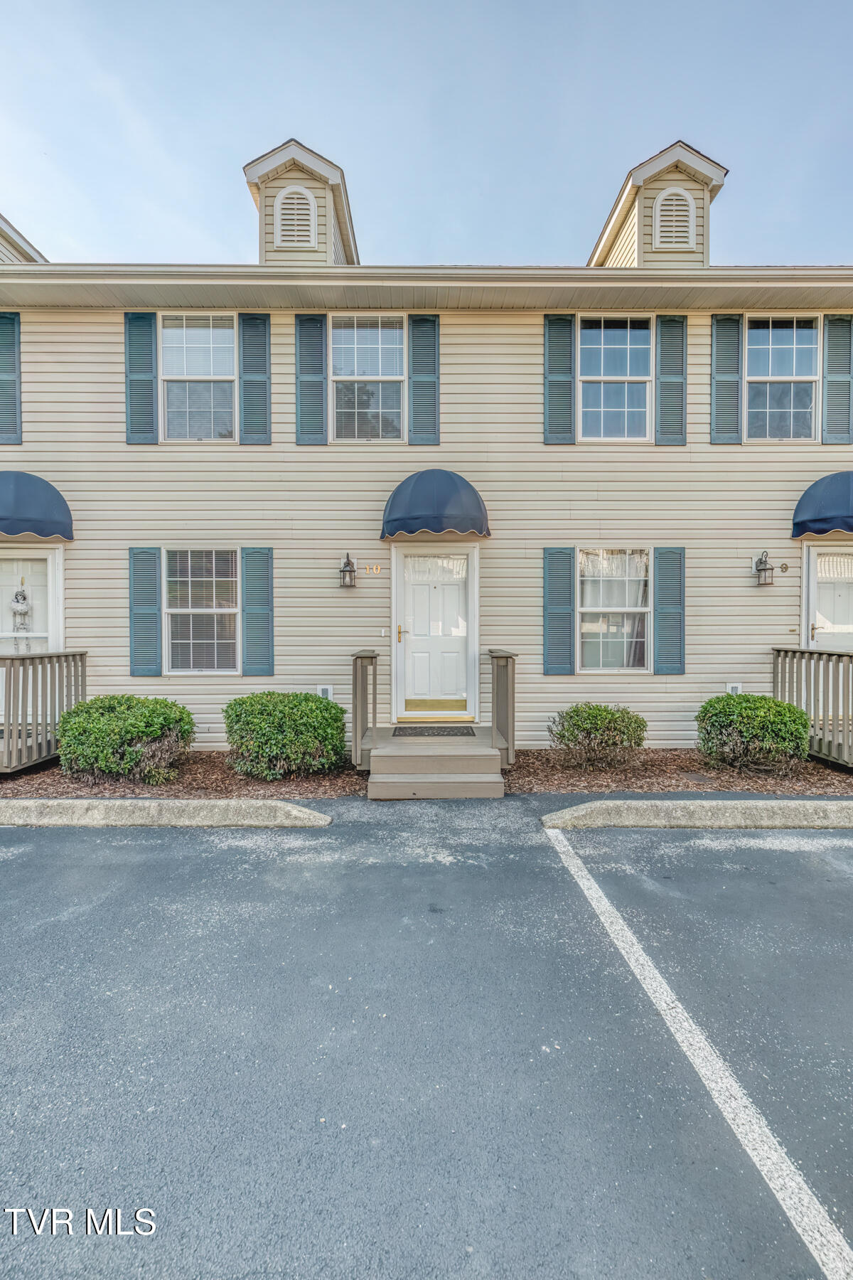 10 Pepper Ridge Court 10