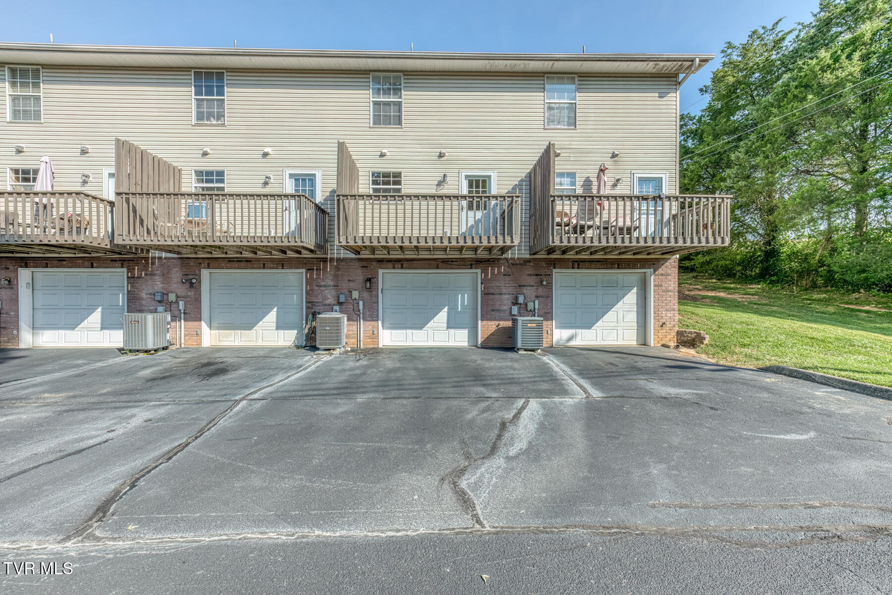 10 Pepper Ridge Court 10