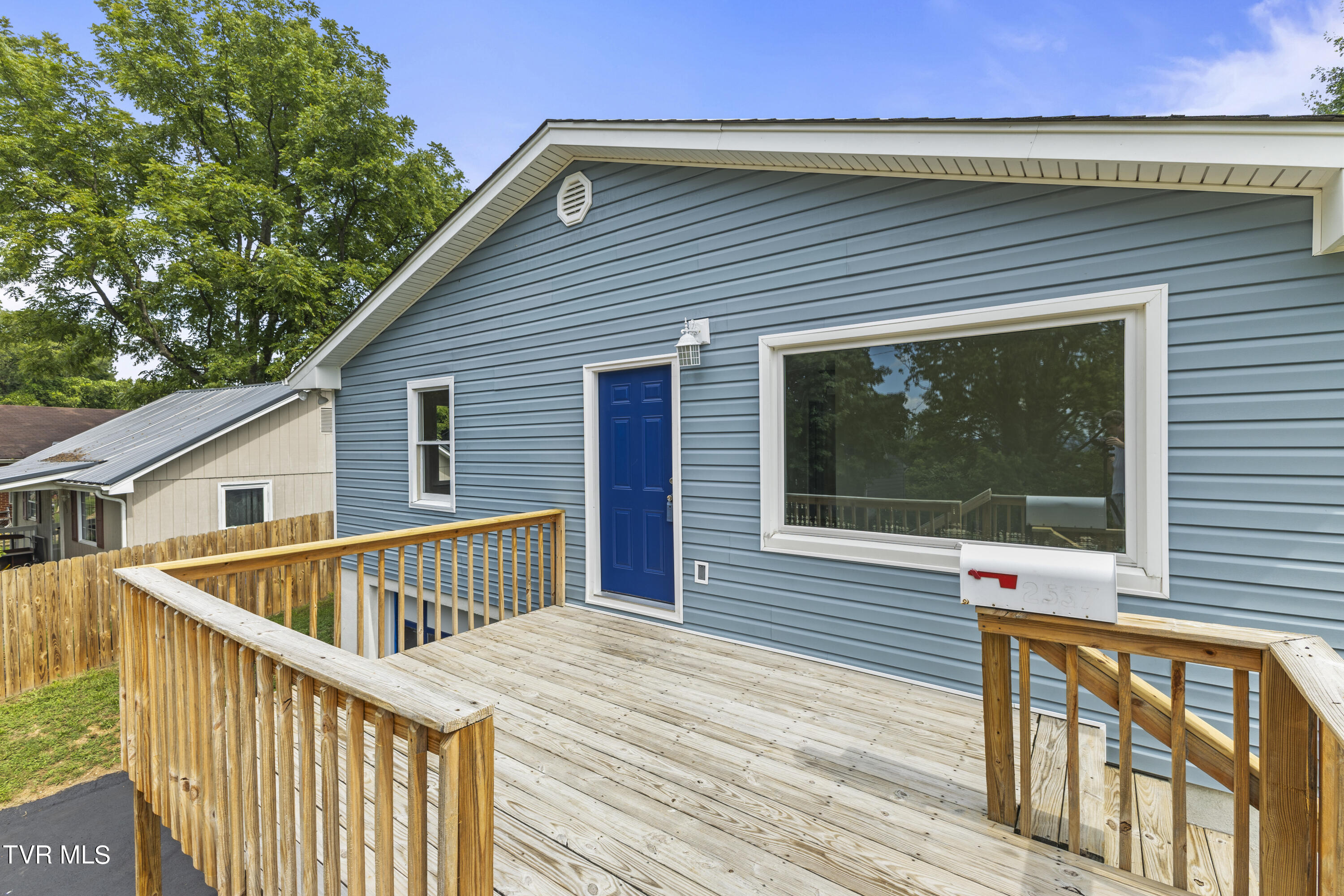 2557 Lafayette Circle