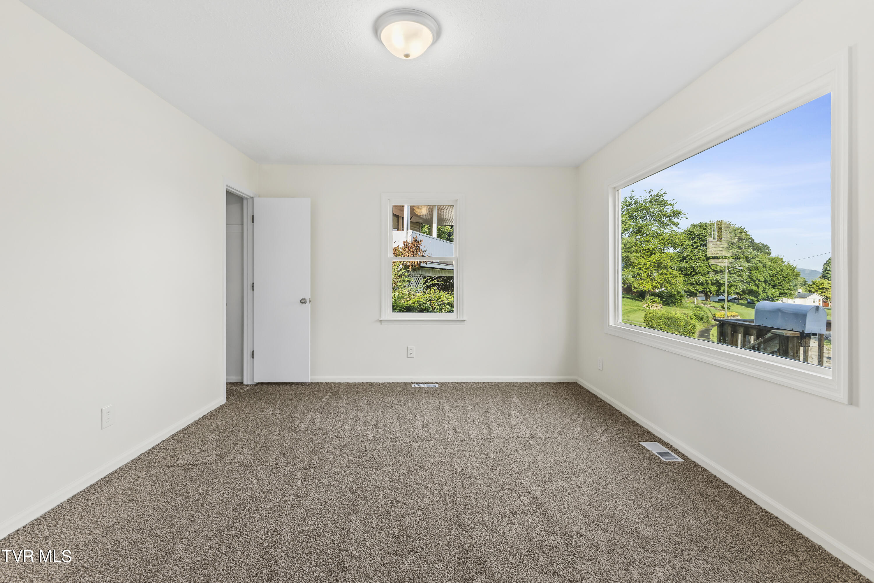 2557 Lafayette Circle