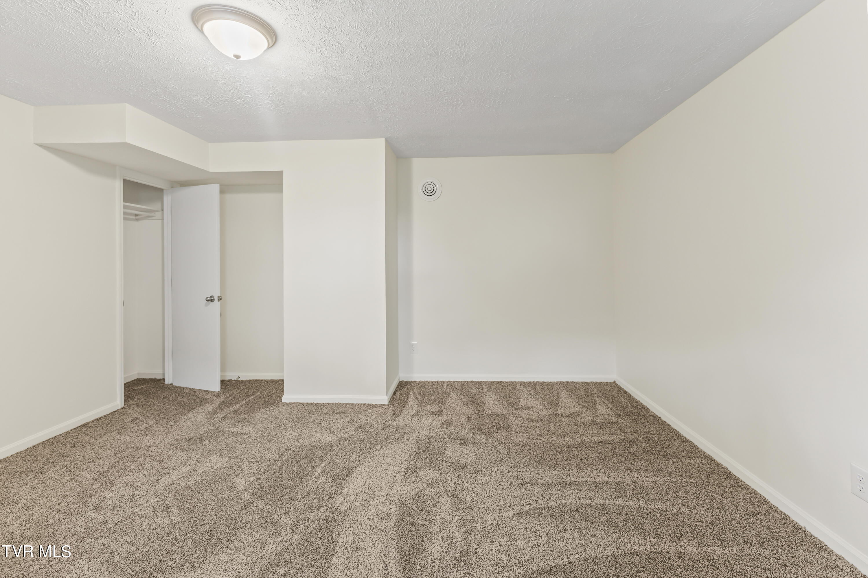 2557 Lafayette Circle