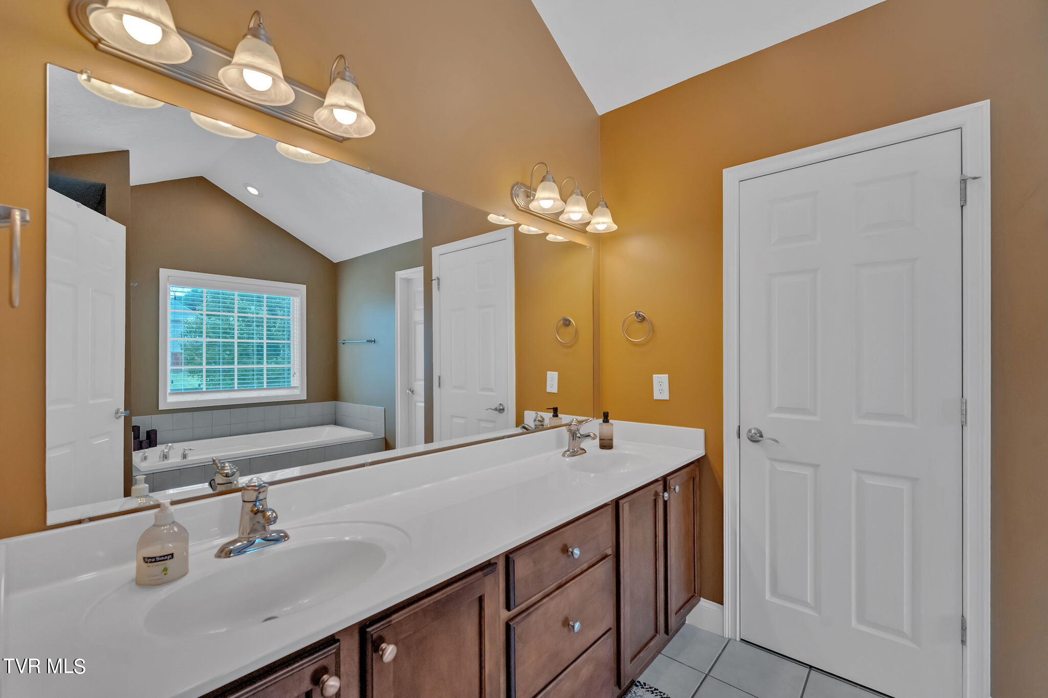 1122 Glen Abbey Way