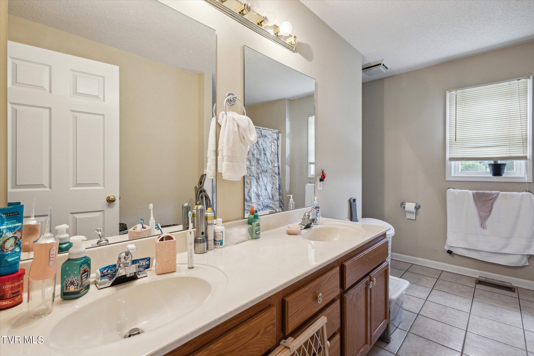 512 Meadow Lark Court