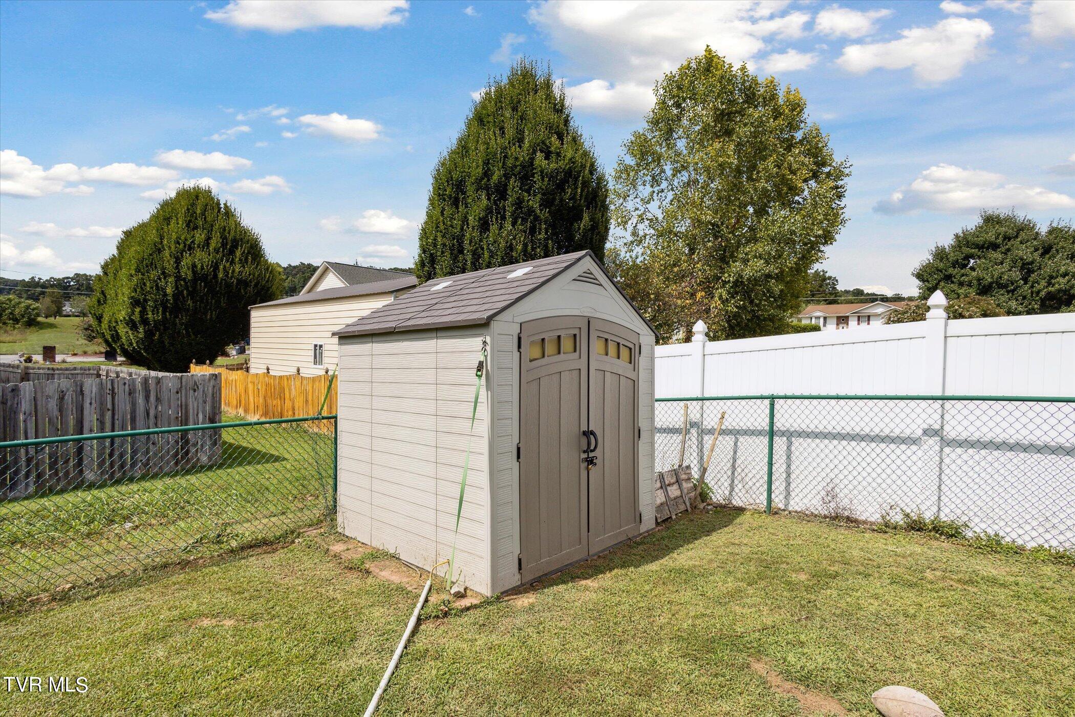 512 Meadow Lark Court