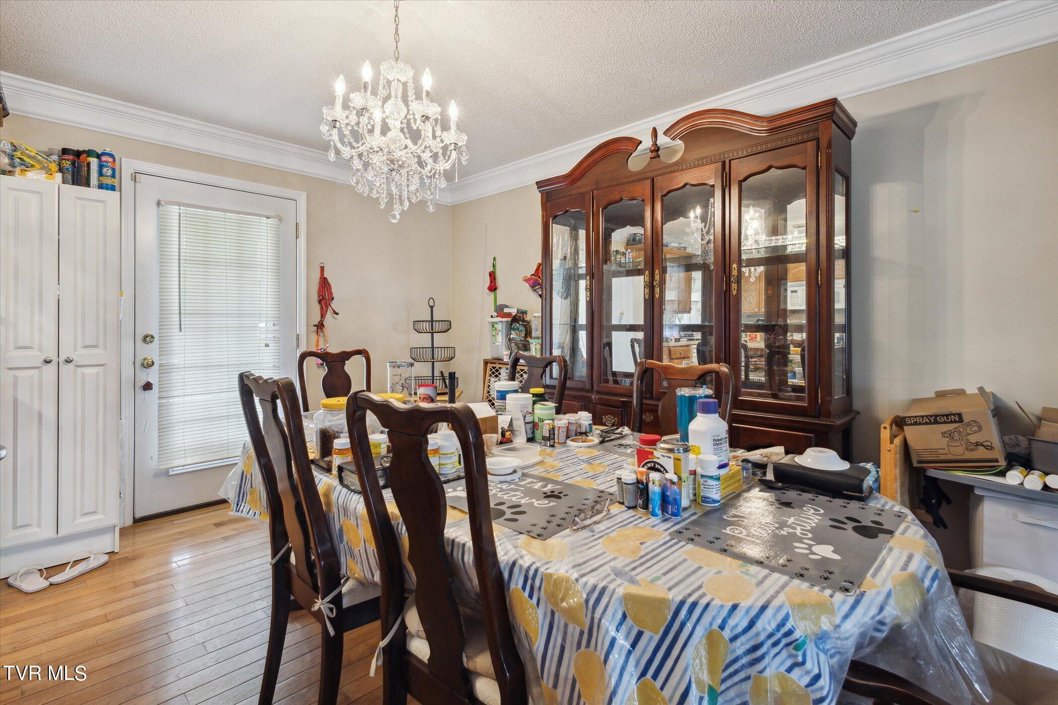 512 Meadow Lark Court