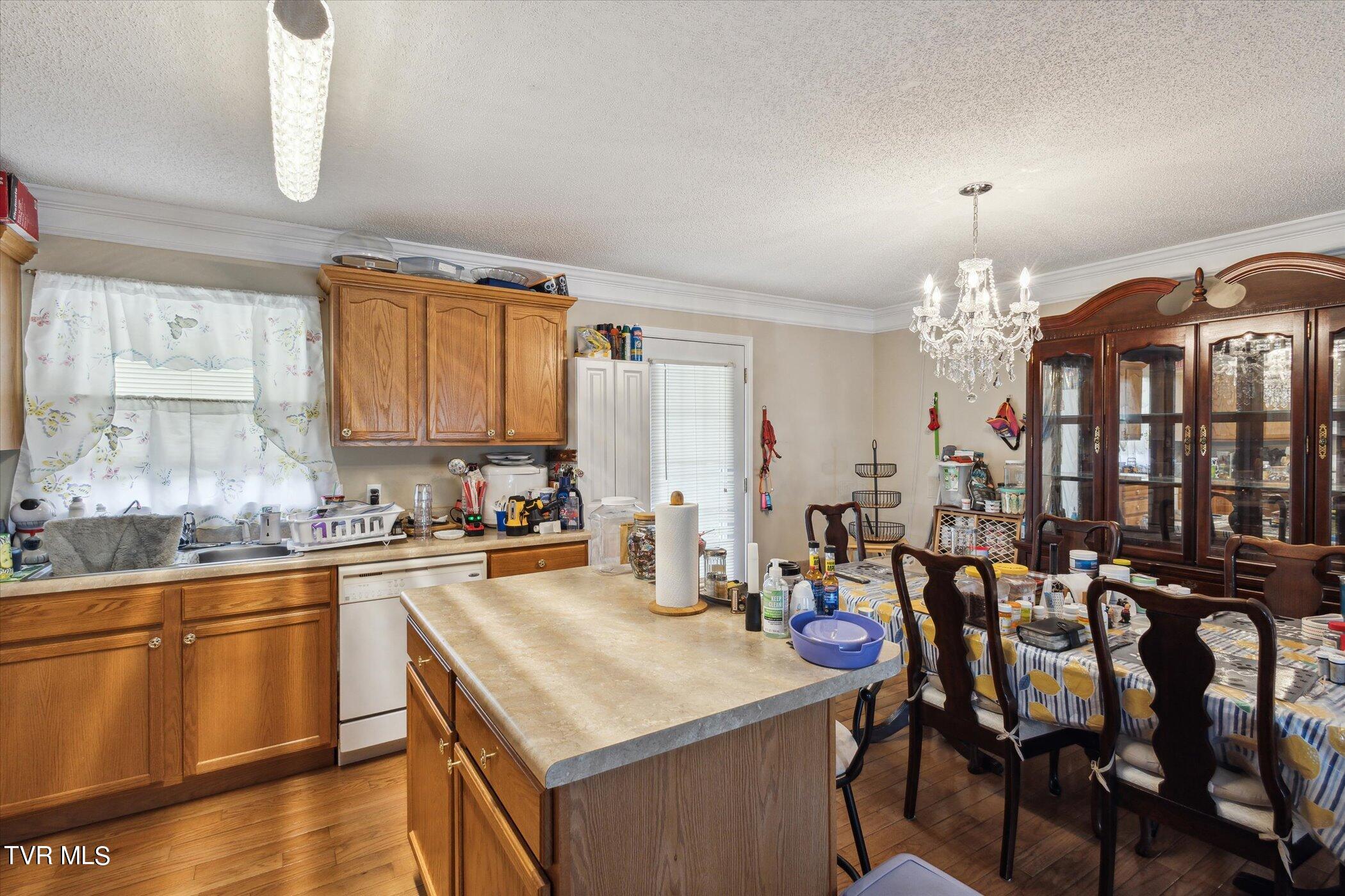 512 Meadow Lark Court