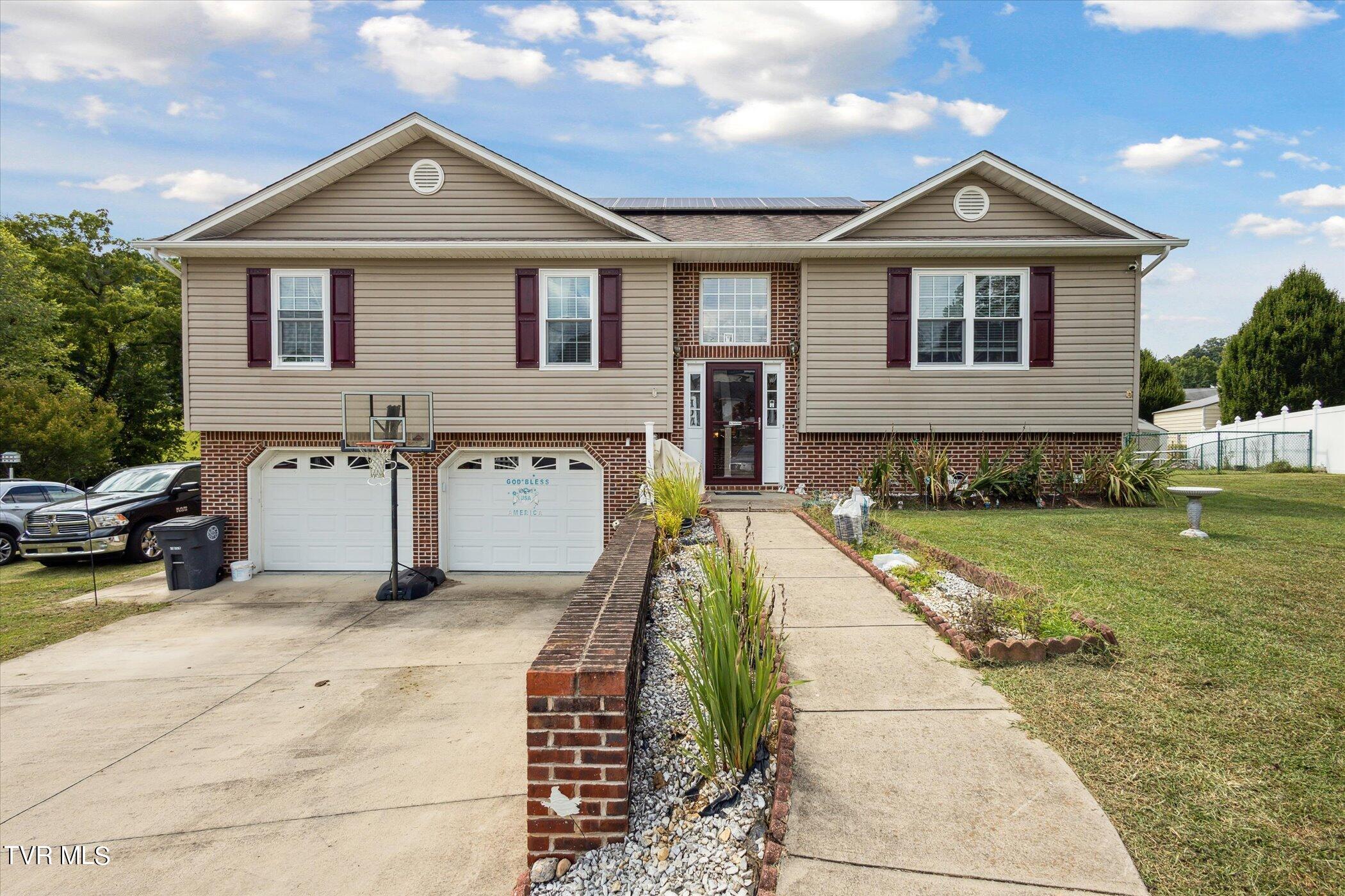 512 Meadow Lark Court