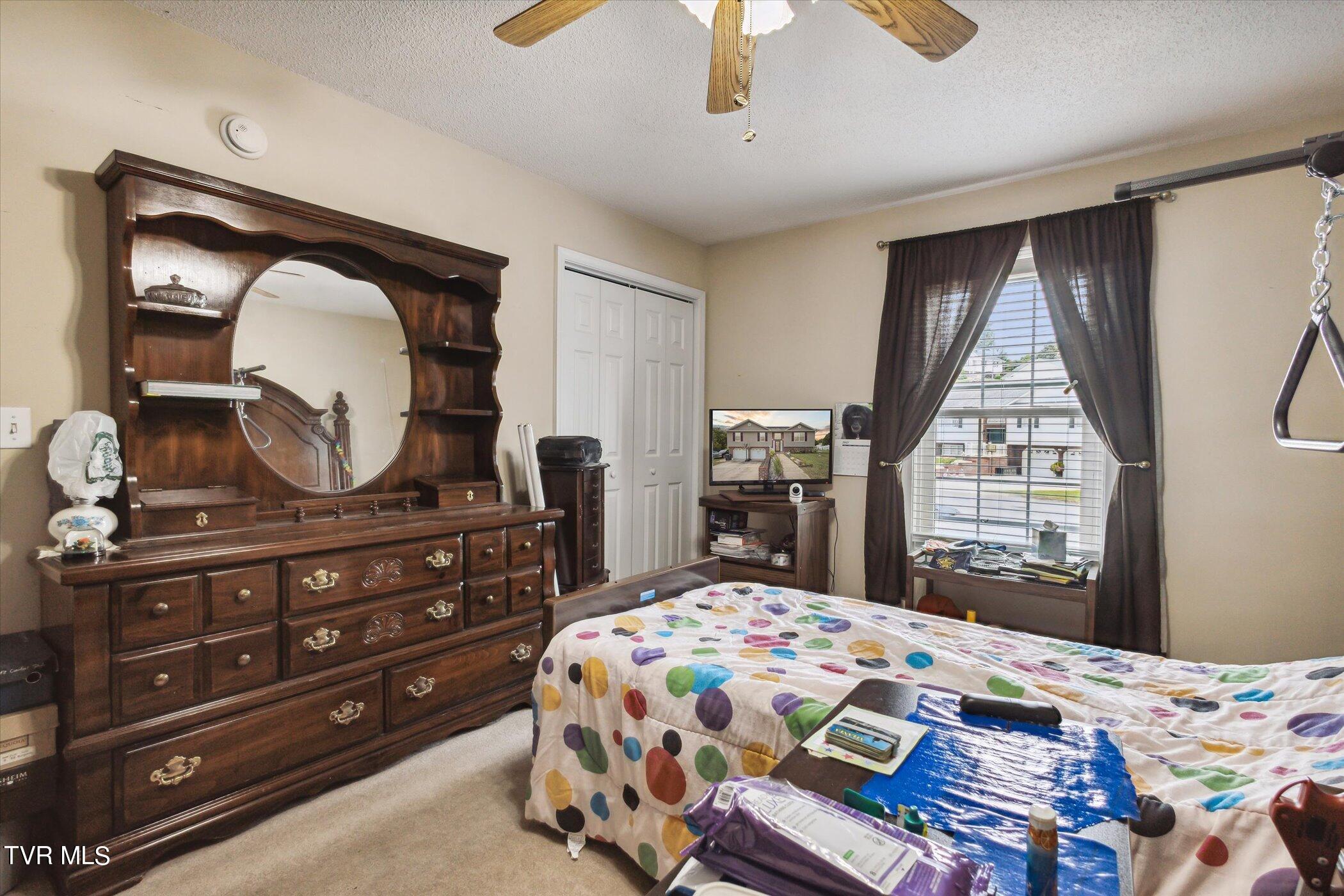 512 Meadow Lark Court