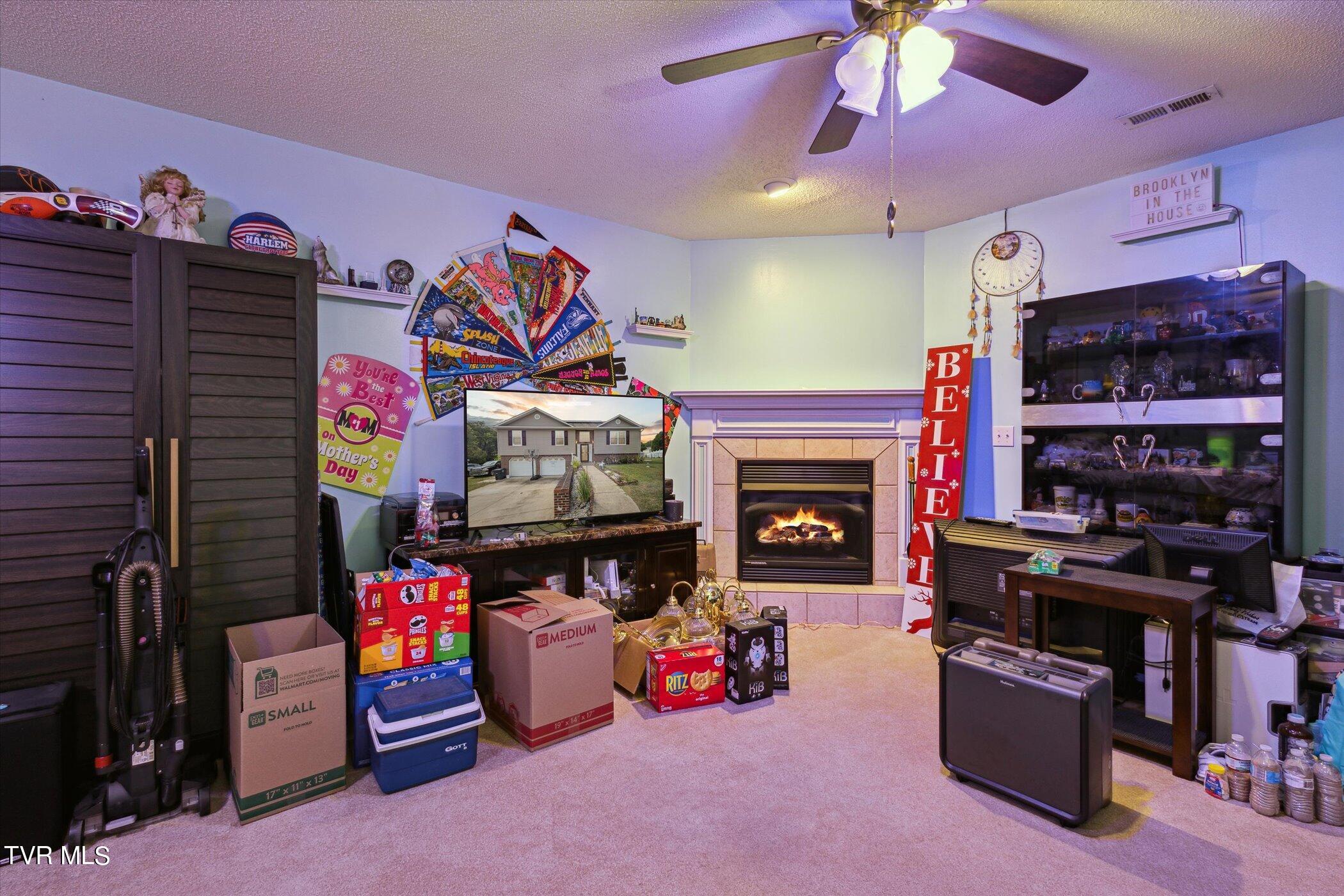 512 Meadow Lark Court
