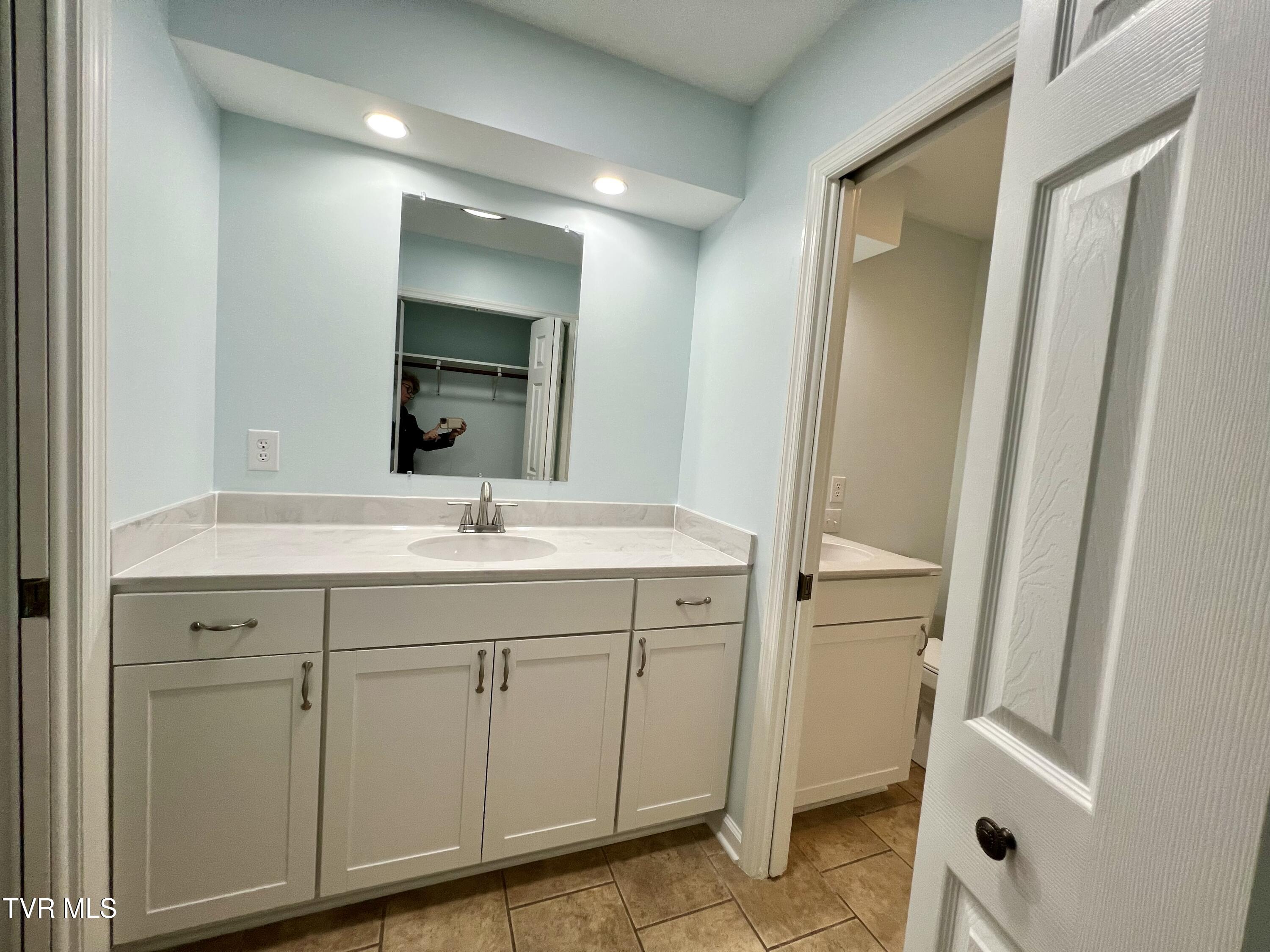605 Redstone Drive 22