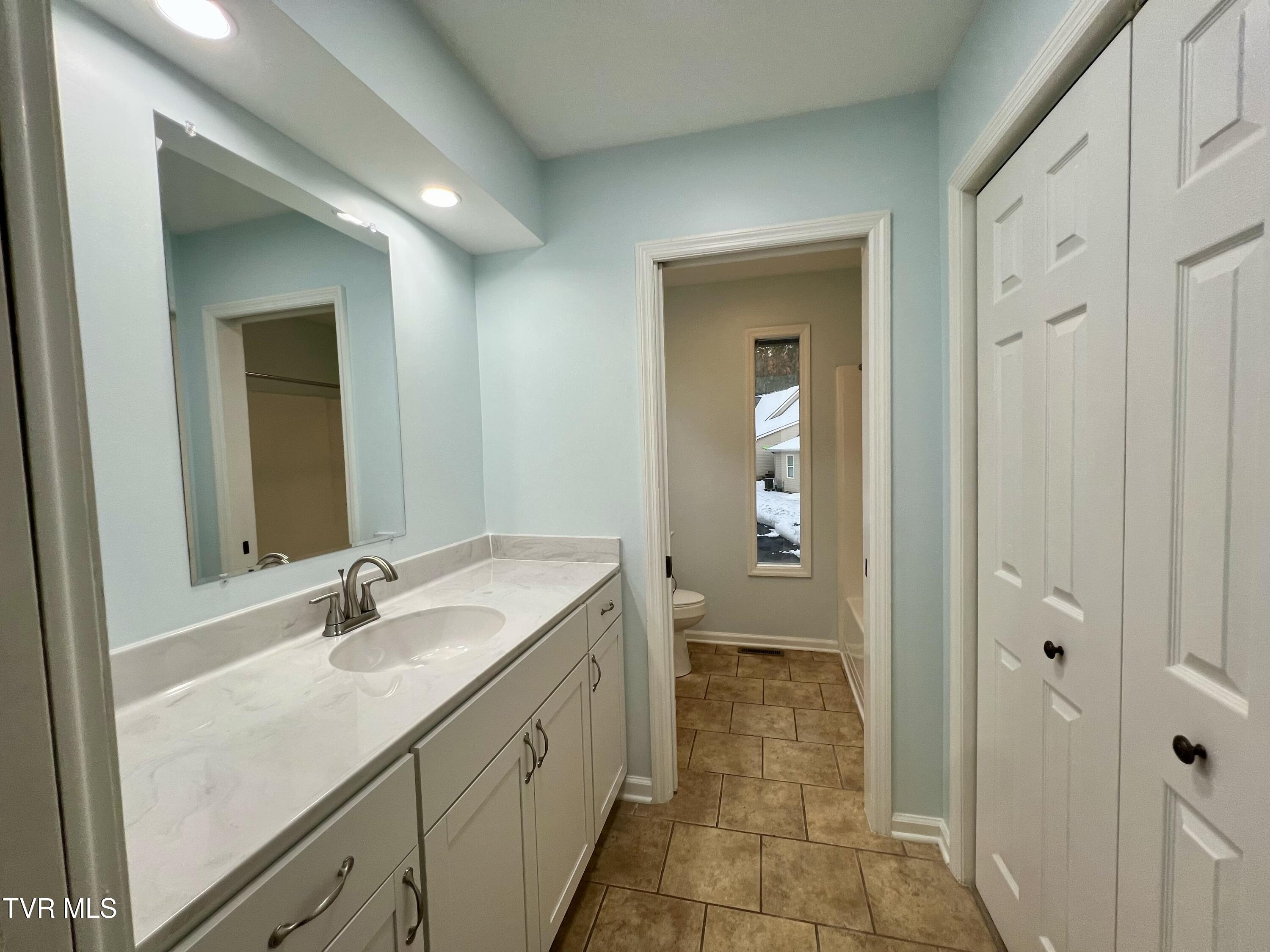 605 Redstone Drive 22