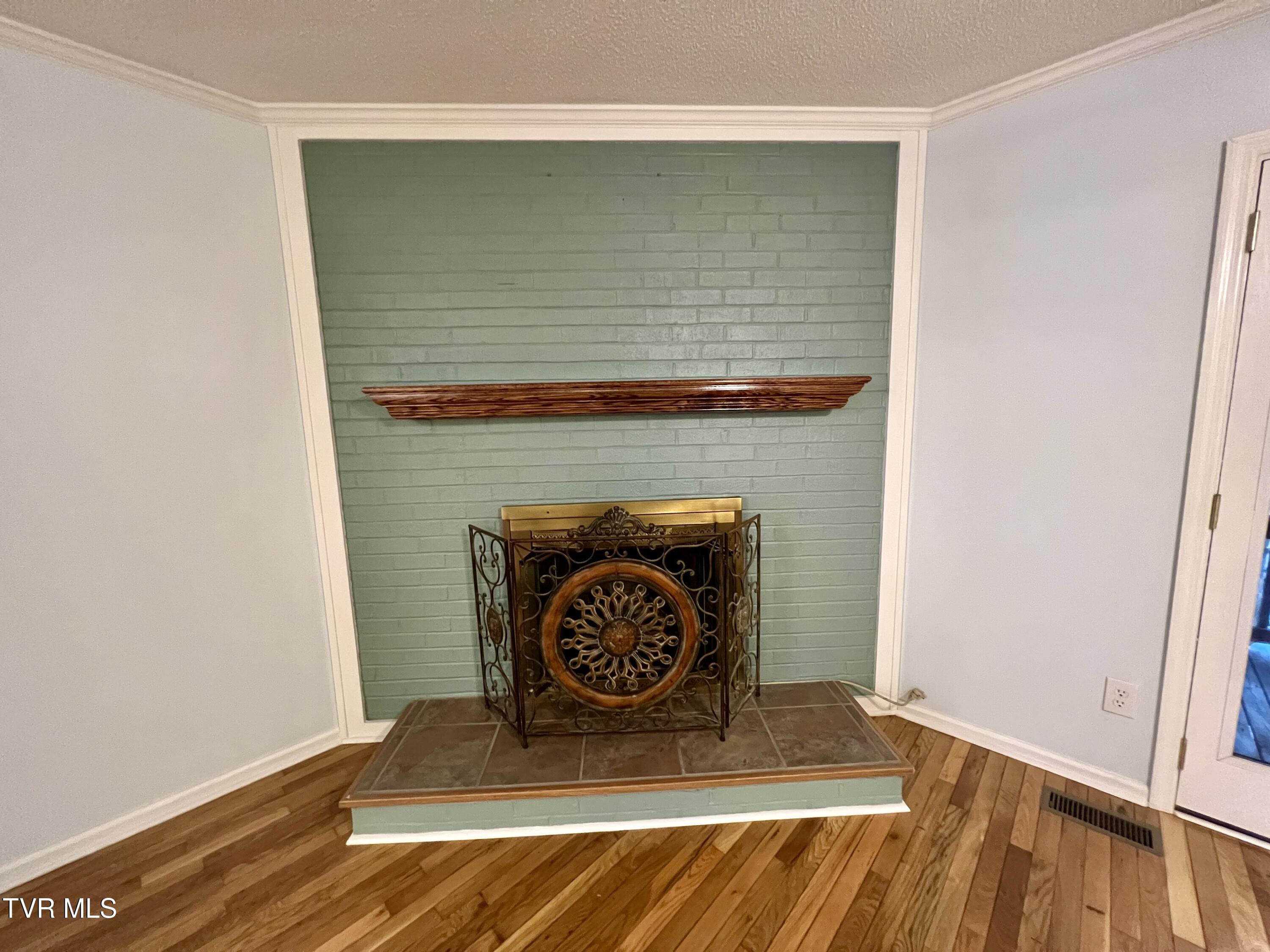 605 Redstone Drive 22