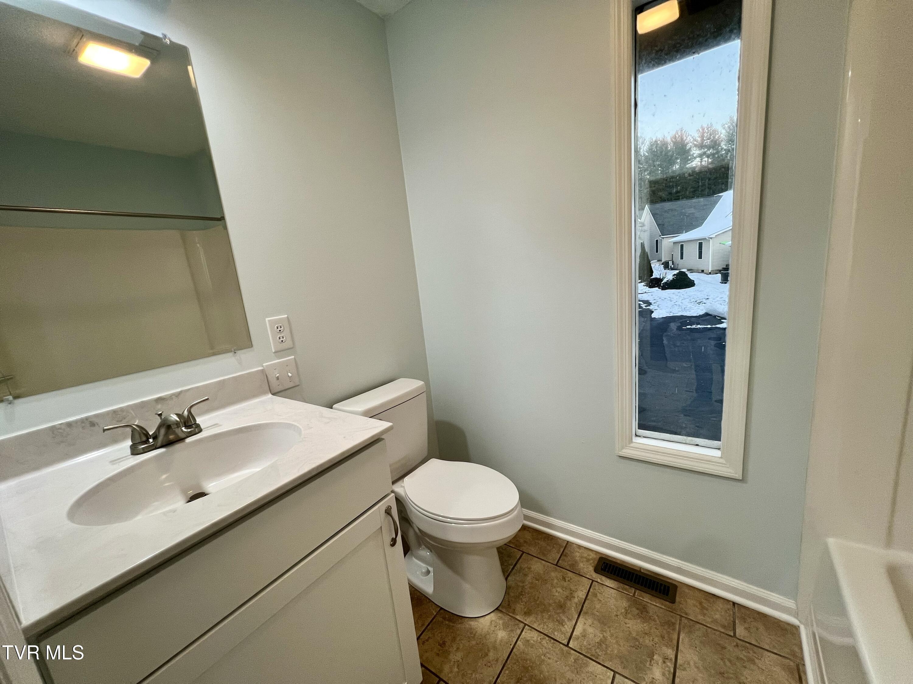 605 Redstone Drive 22