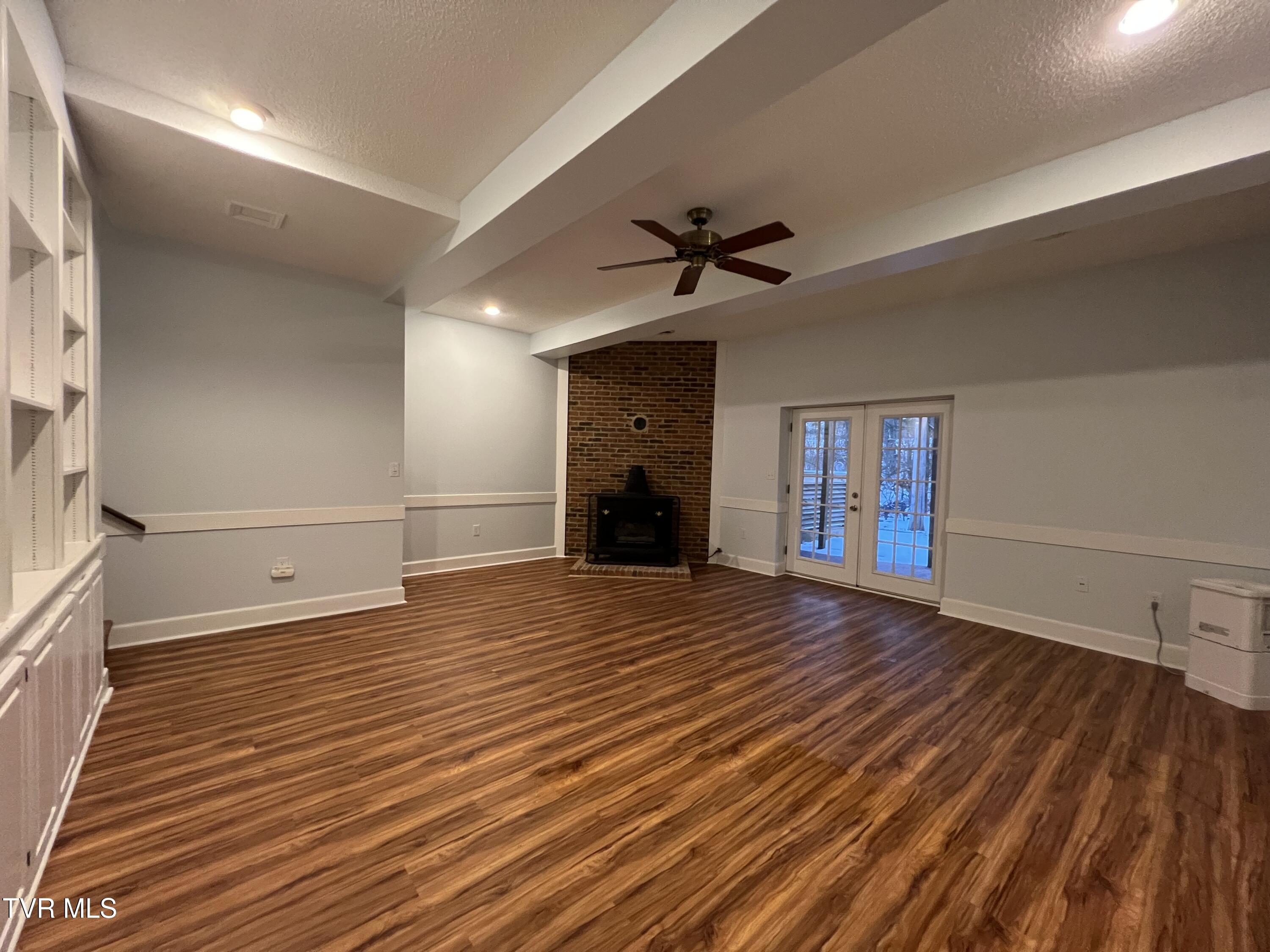 605 Redstone Drive 22
