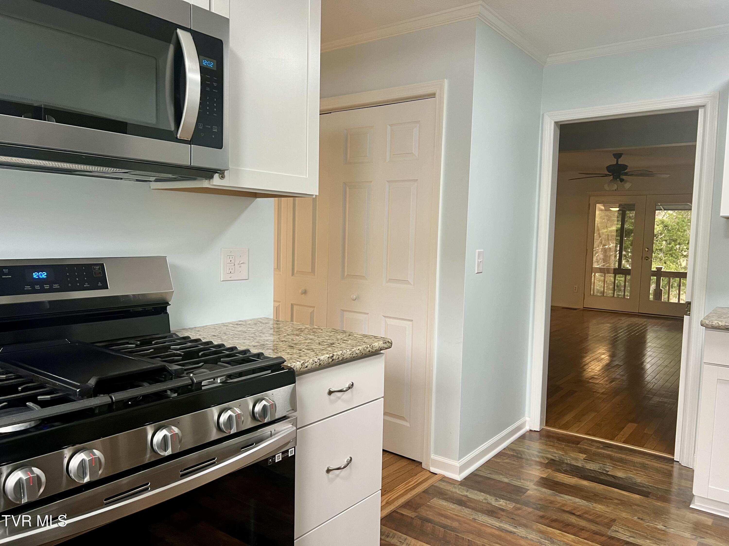 605 Redstone Drive 22