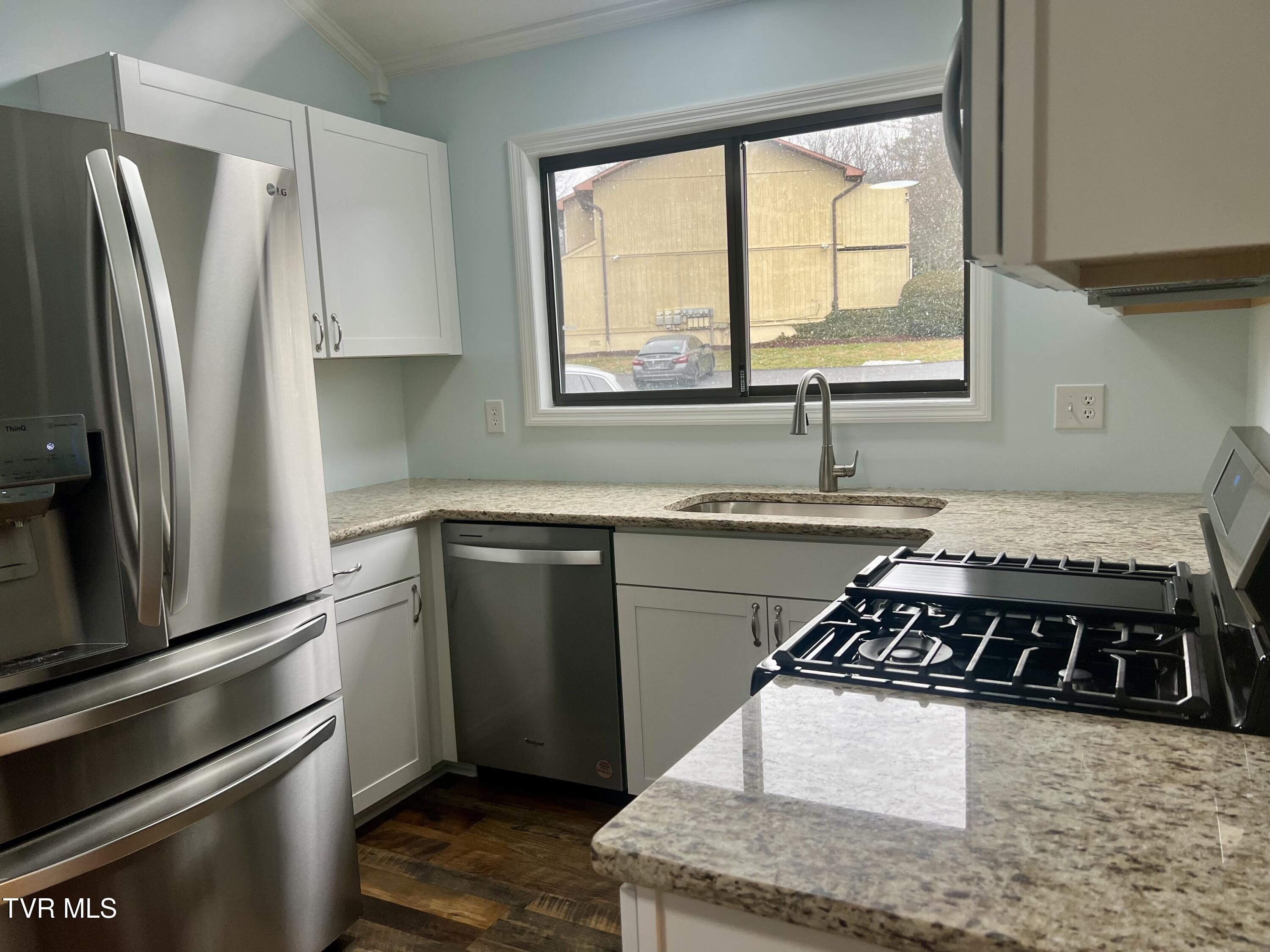 605 Redstone Drive 22