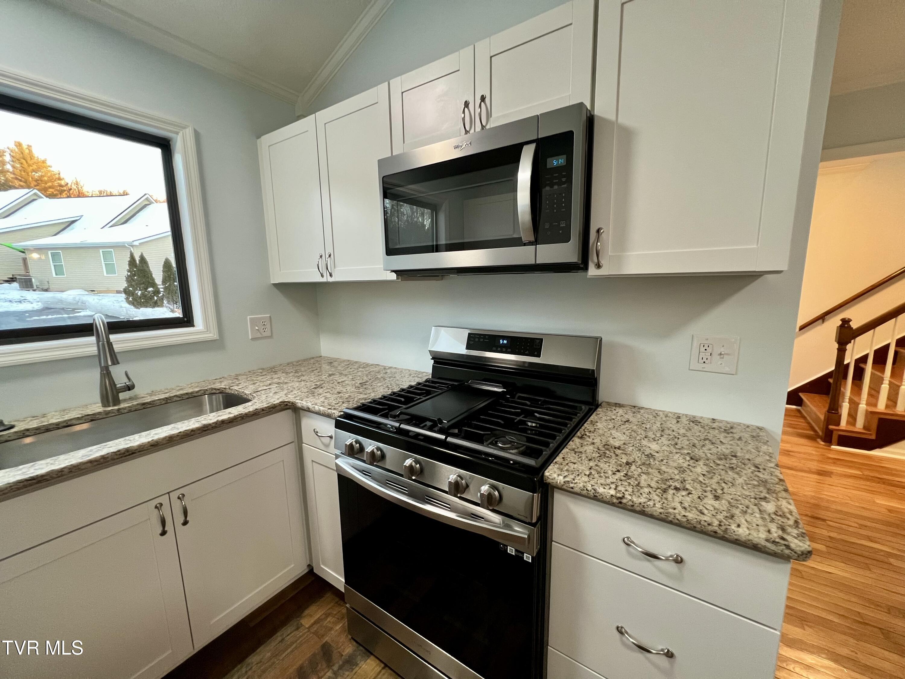 605 Redstone Drive 22