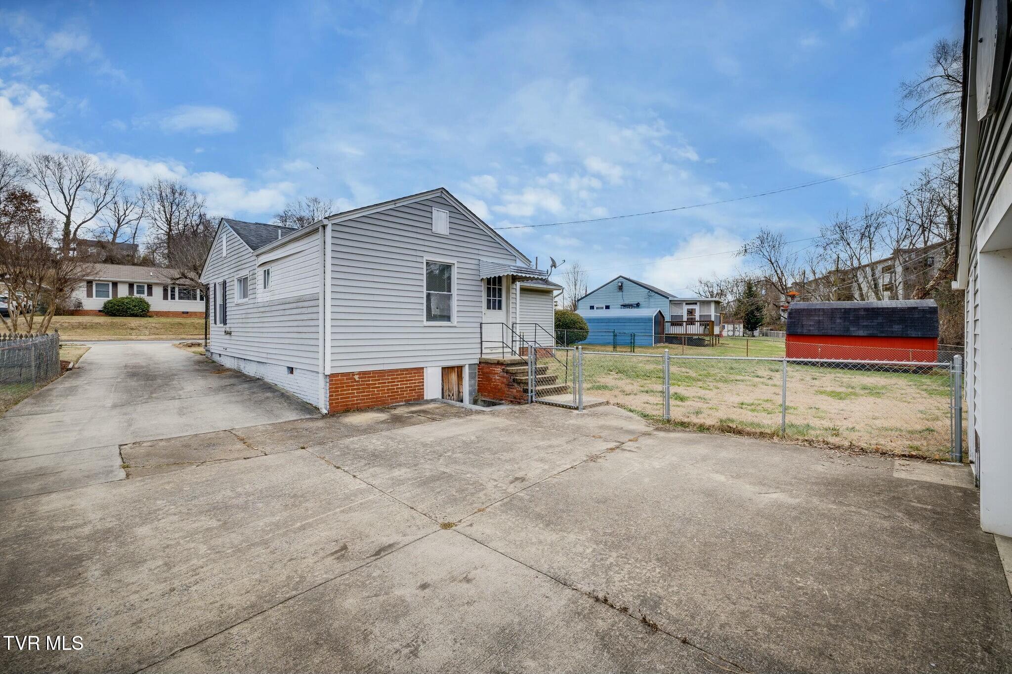 1233 Garden Drive