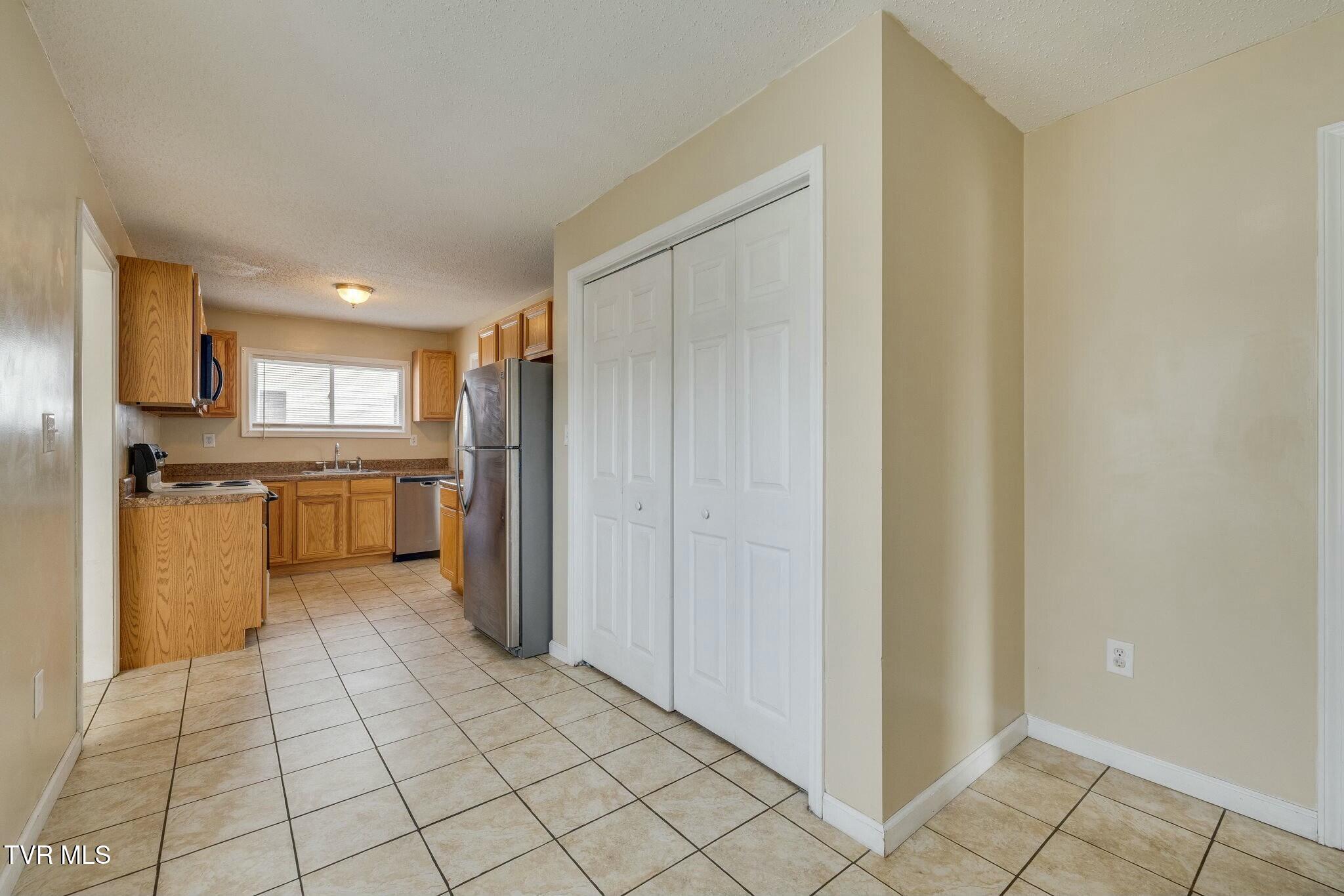 1233 Garden Drive