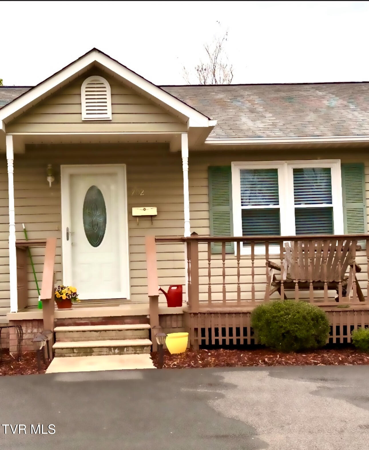 702 Hickory Street 702