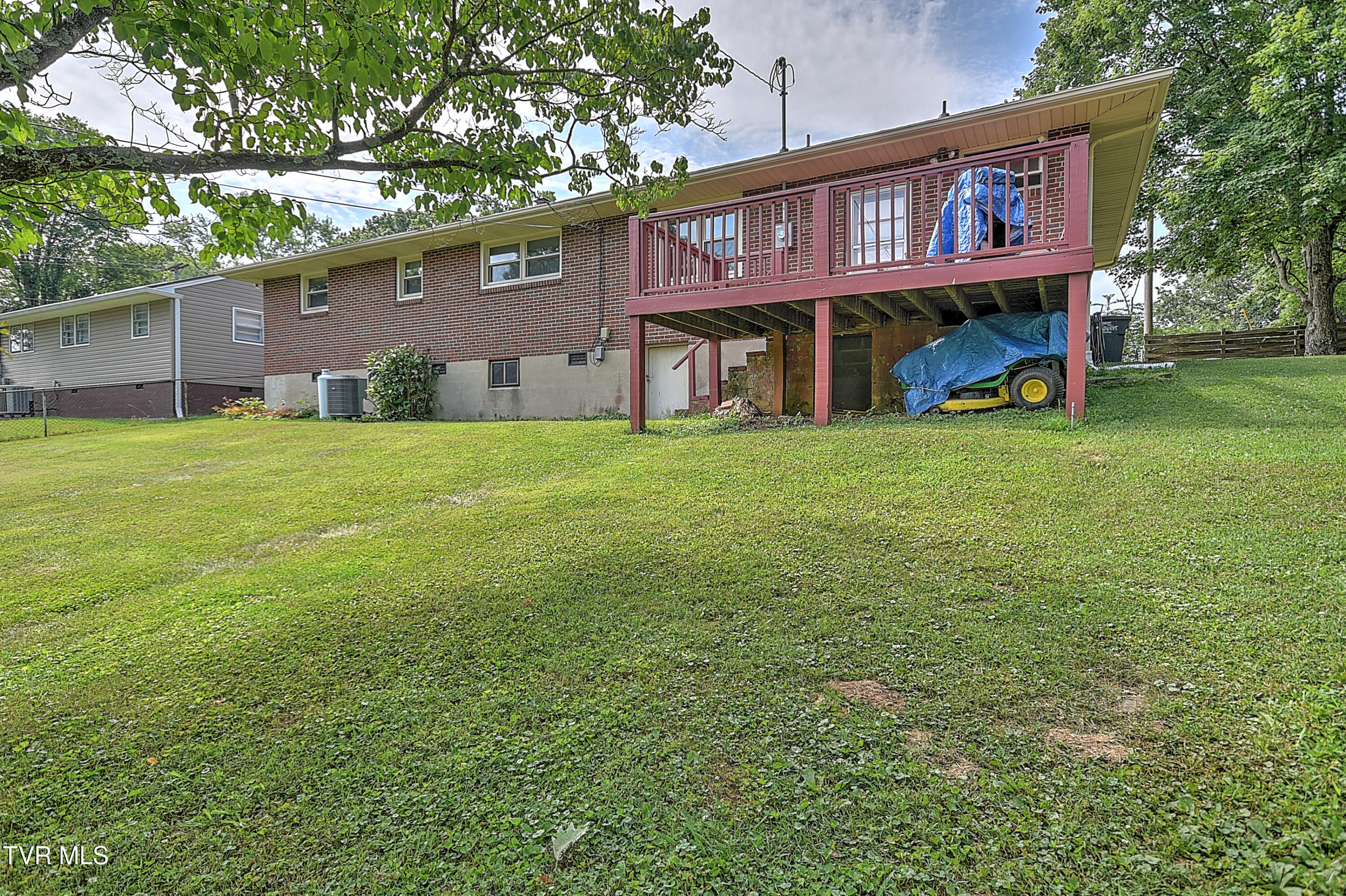 2020 Oakland Street