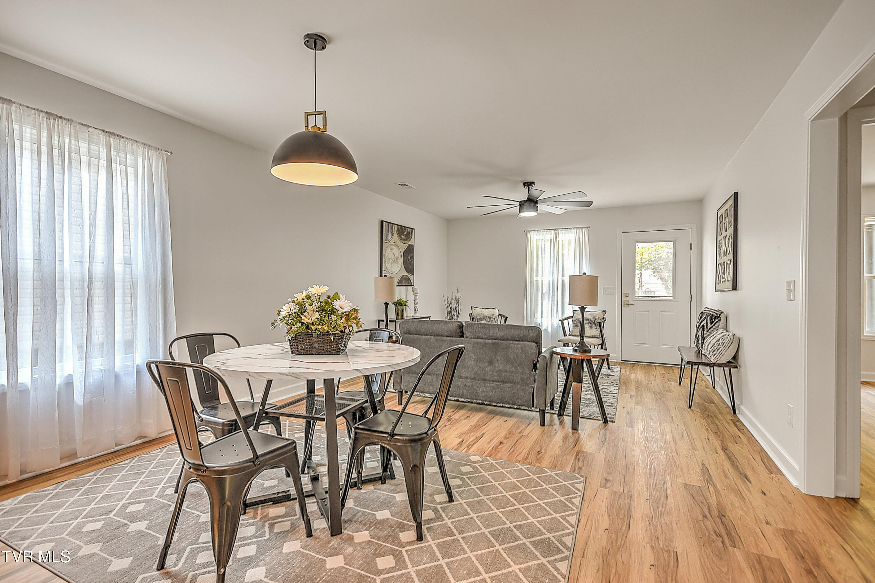 2221 Ashwood Avenue