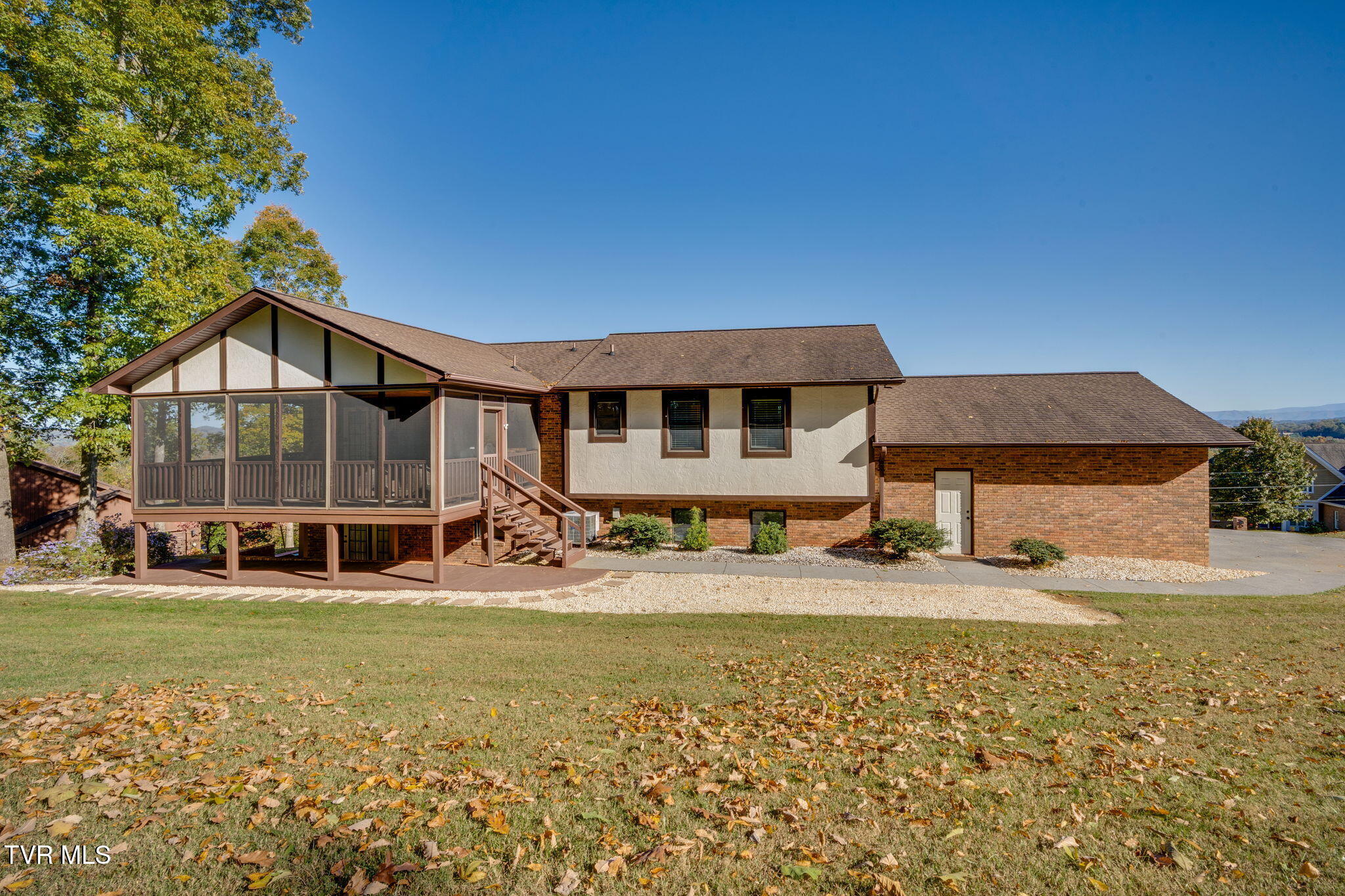 2316 Colonial View Road