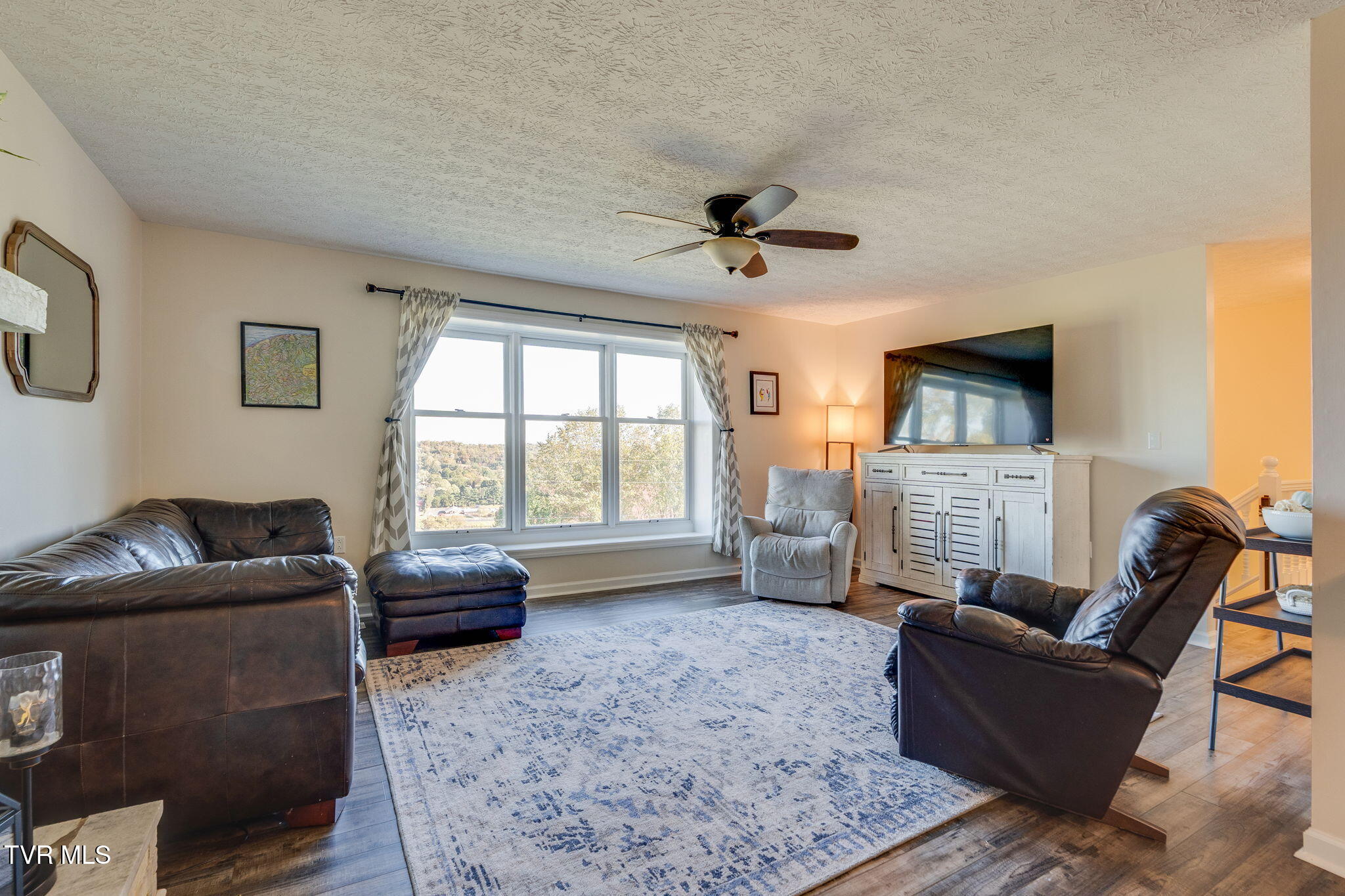2316 Colonial View Road