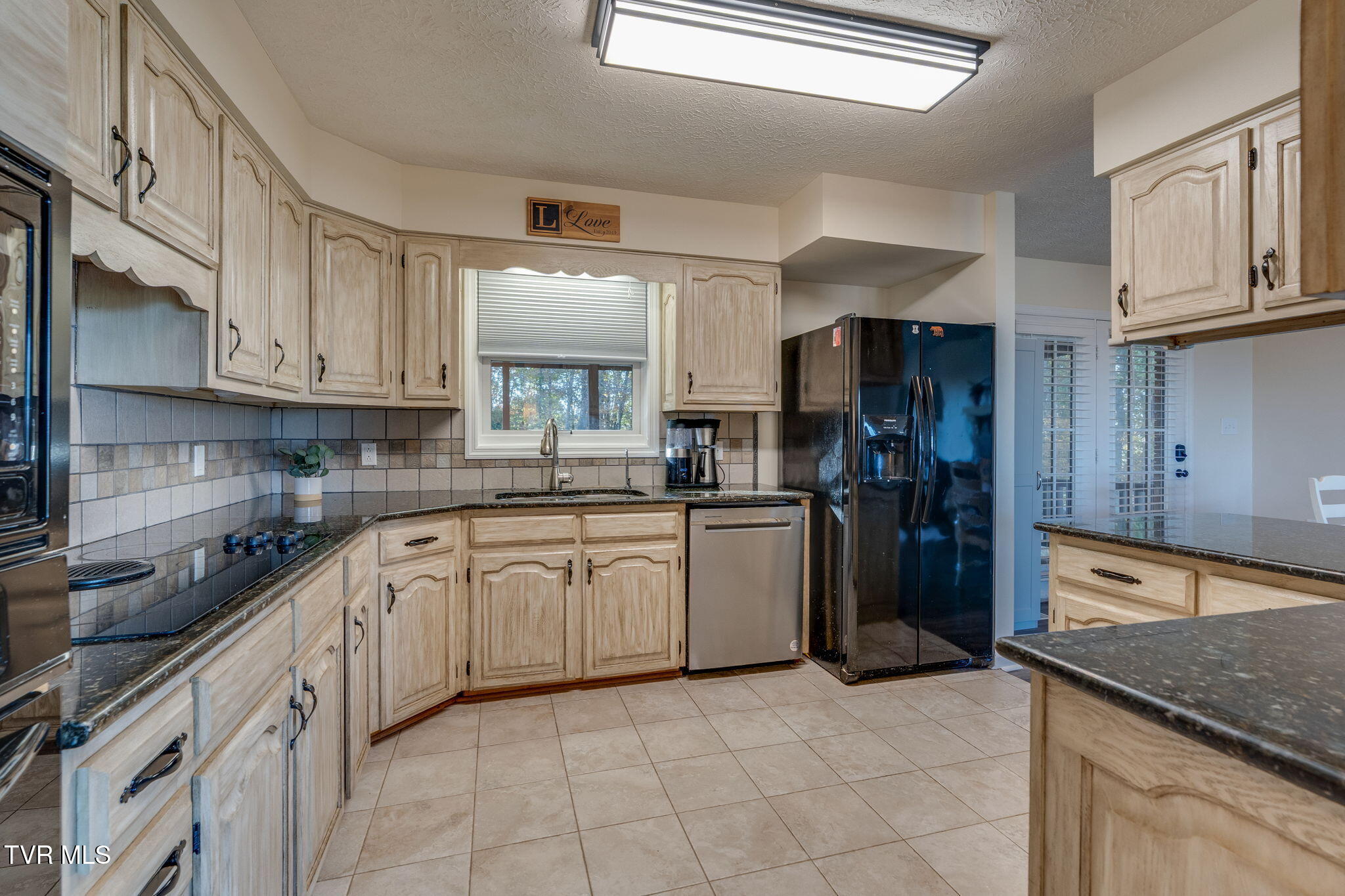 2316 Colonial View Road