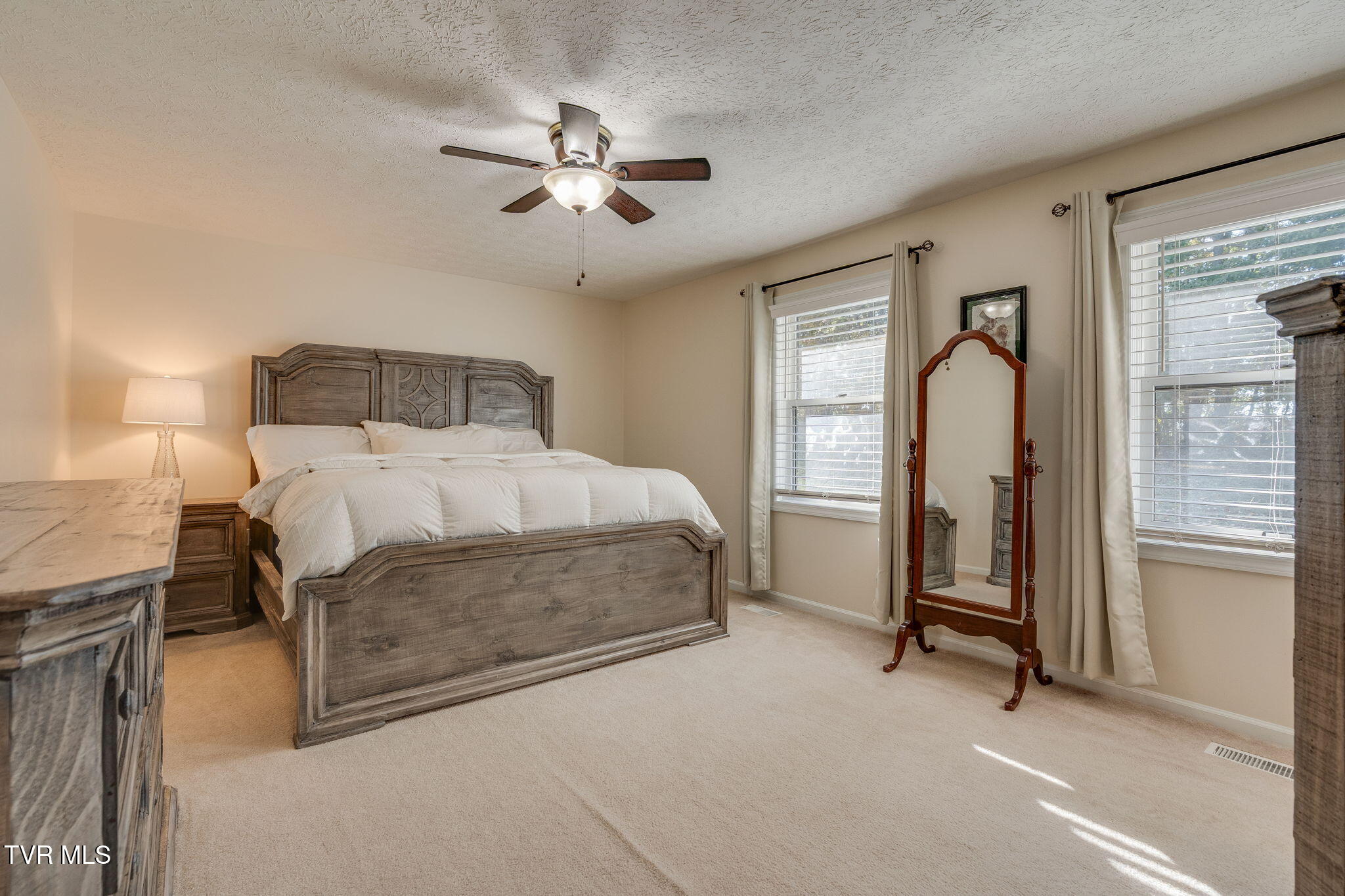 2316 Colonial View Road