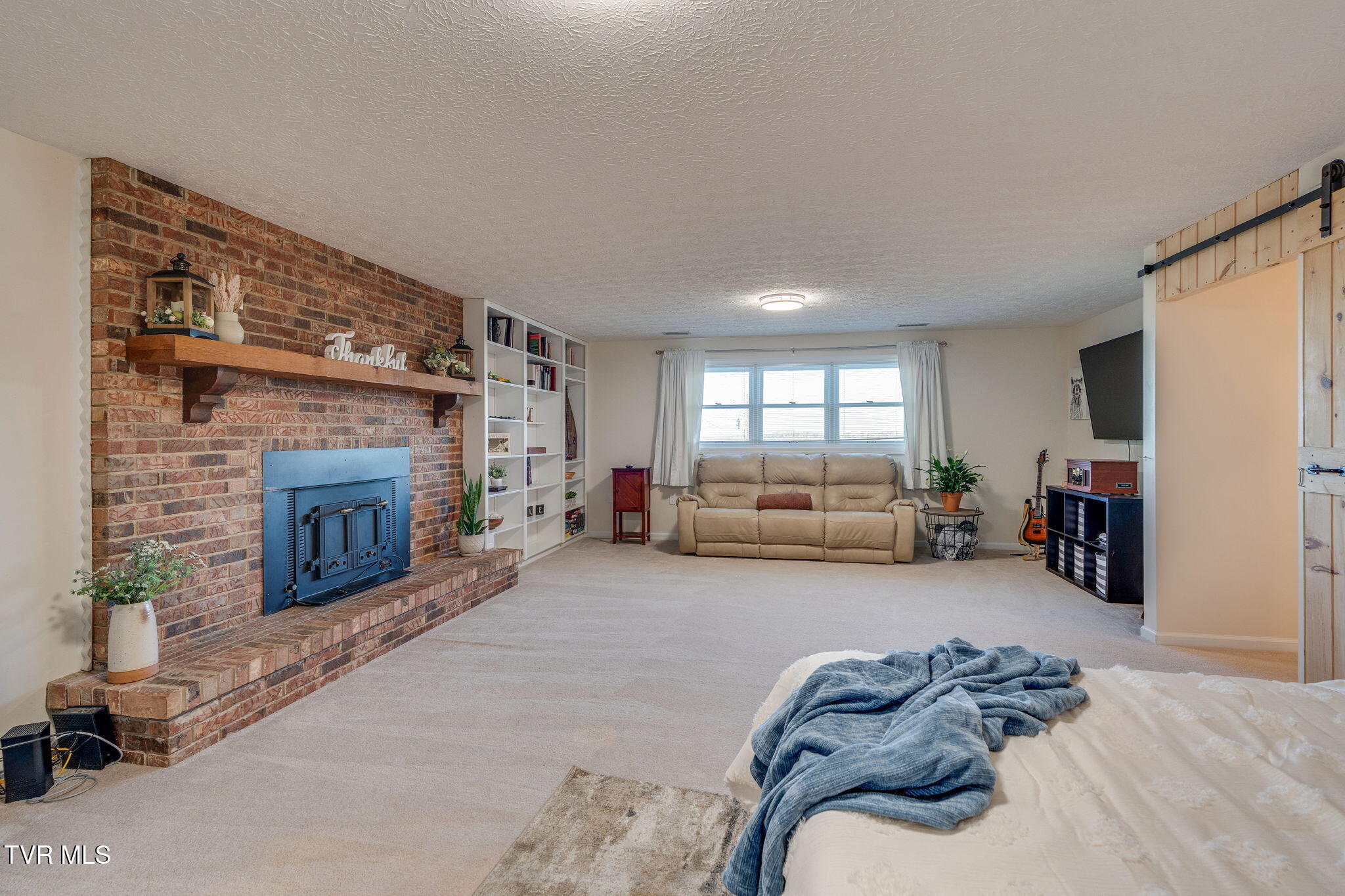 2316 Colonial View Road