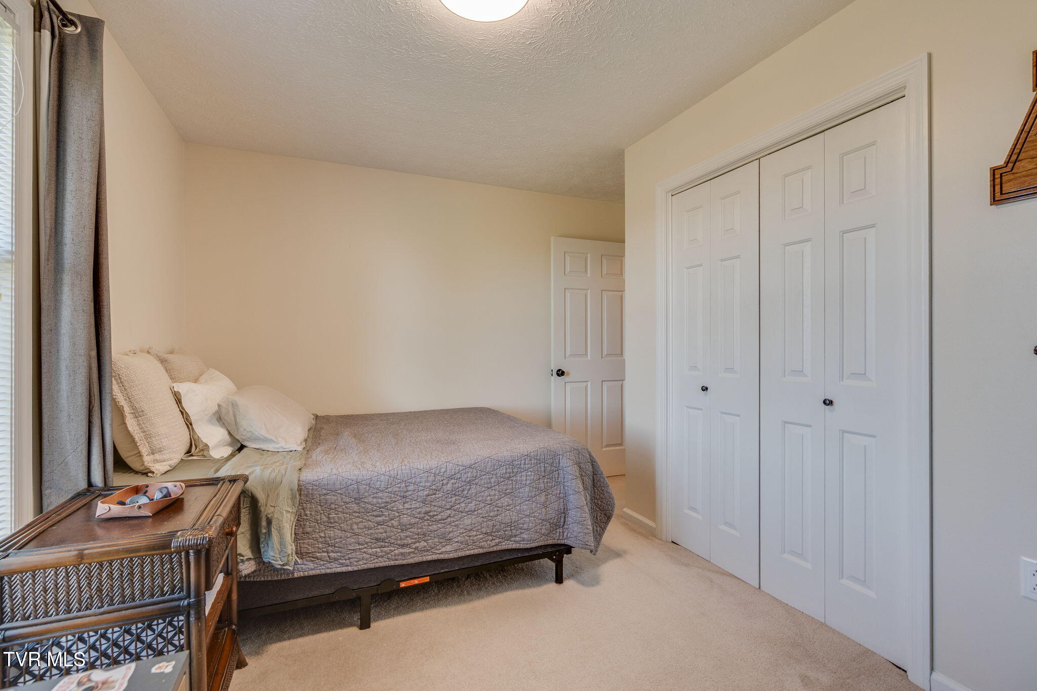2316 Colonial View Road