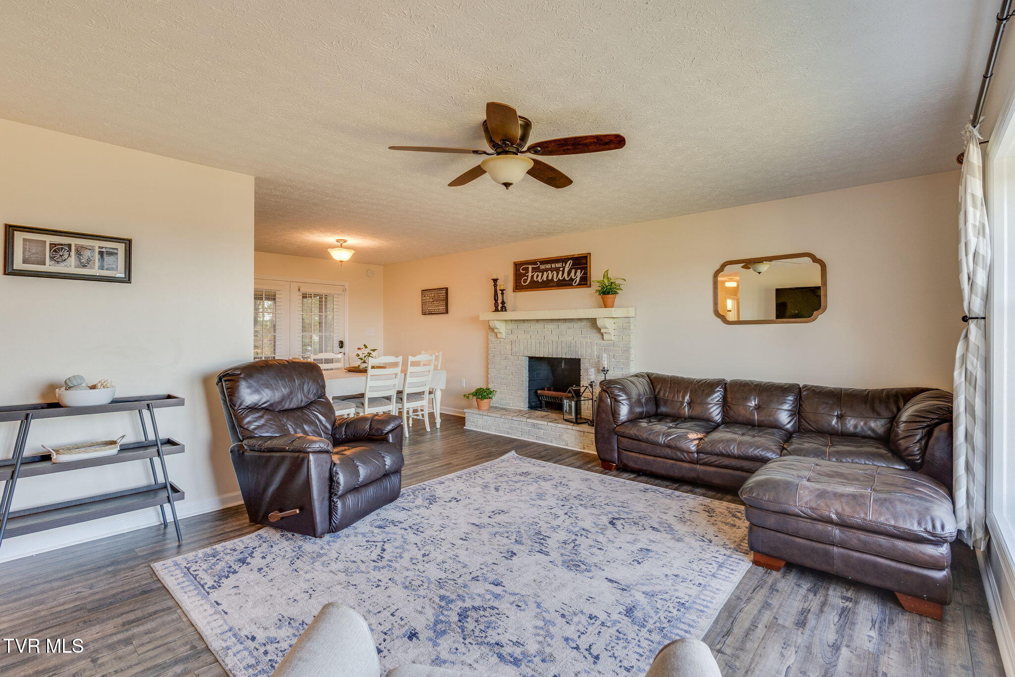 2316 Colonial View Road